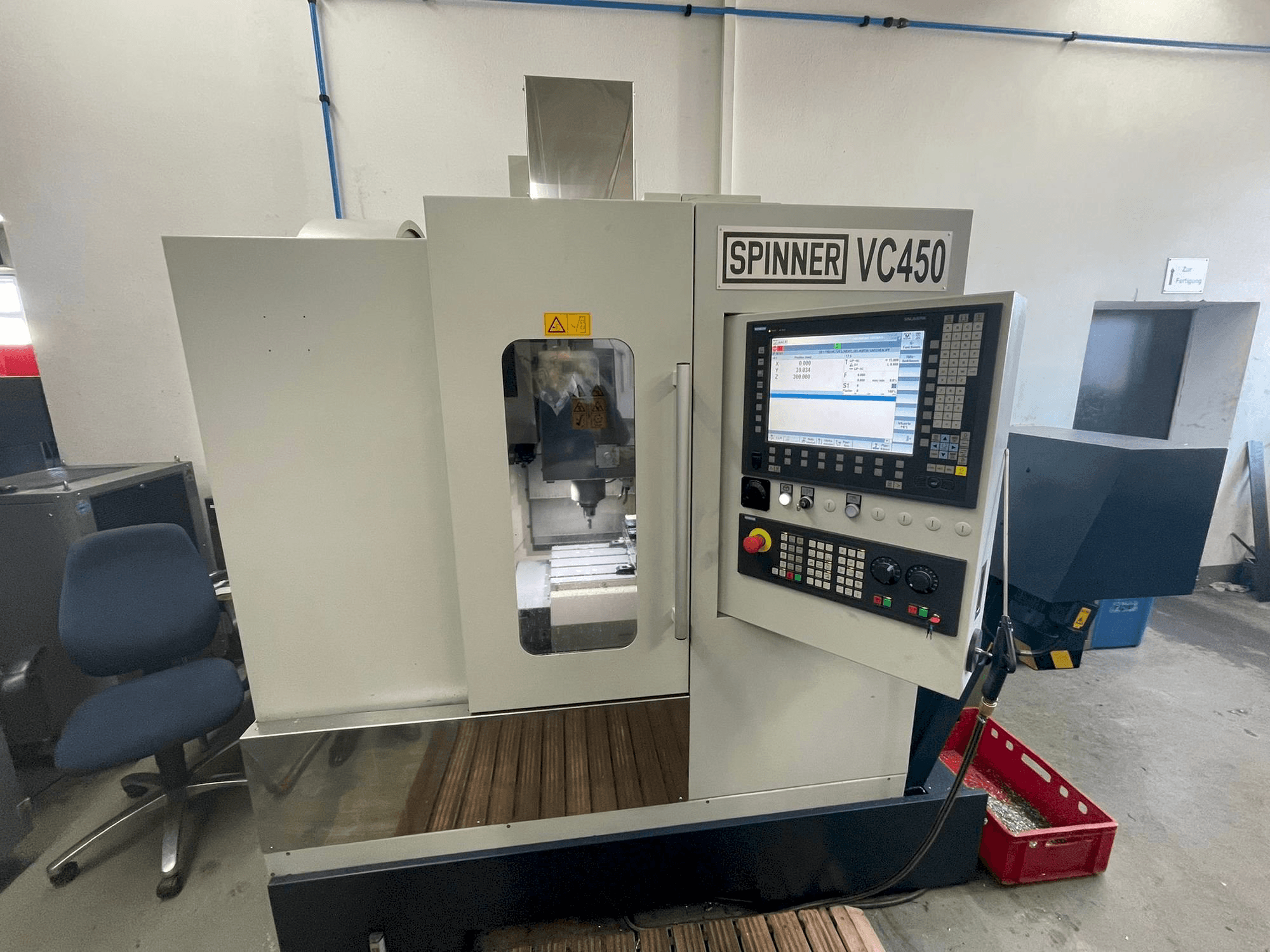 Vista Frontal da SPINNER VC 450 máquina