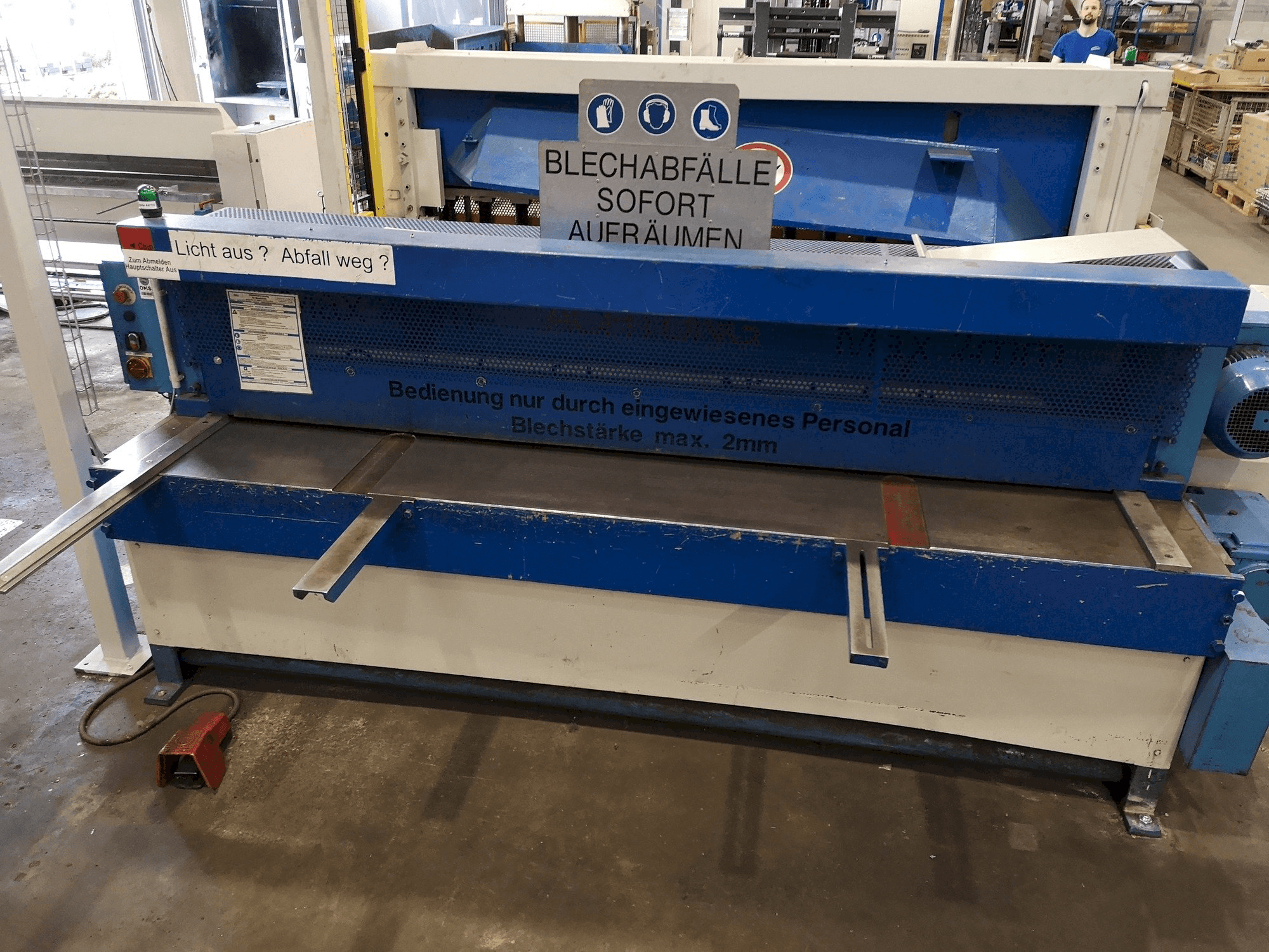 Vista Frontal da KNUTH KMT 2500/3 máquina