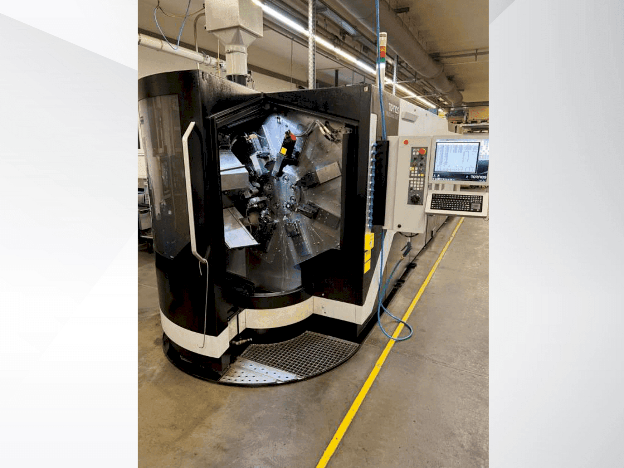 Vista Frontal da Tornos MultiSwiss 8x26 máquina