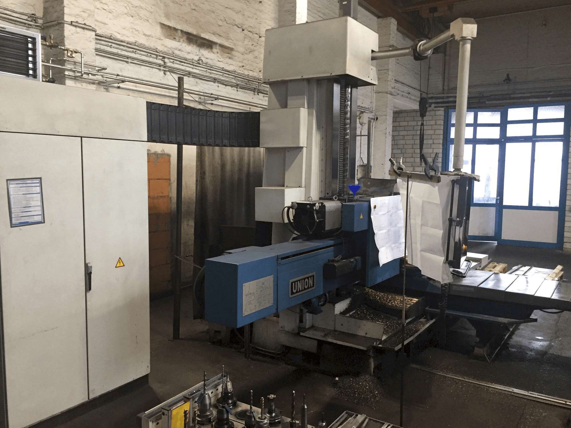 Vista Lateral Esquerda da Union BFT 102 máquina