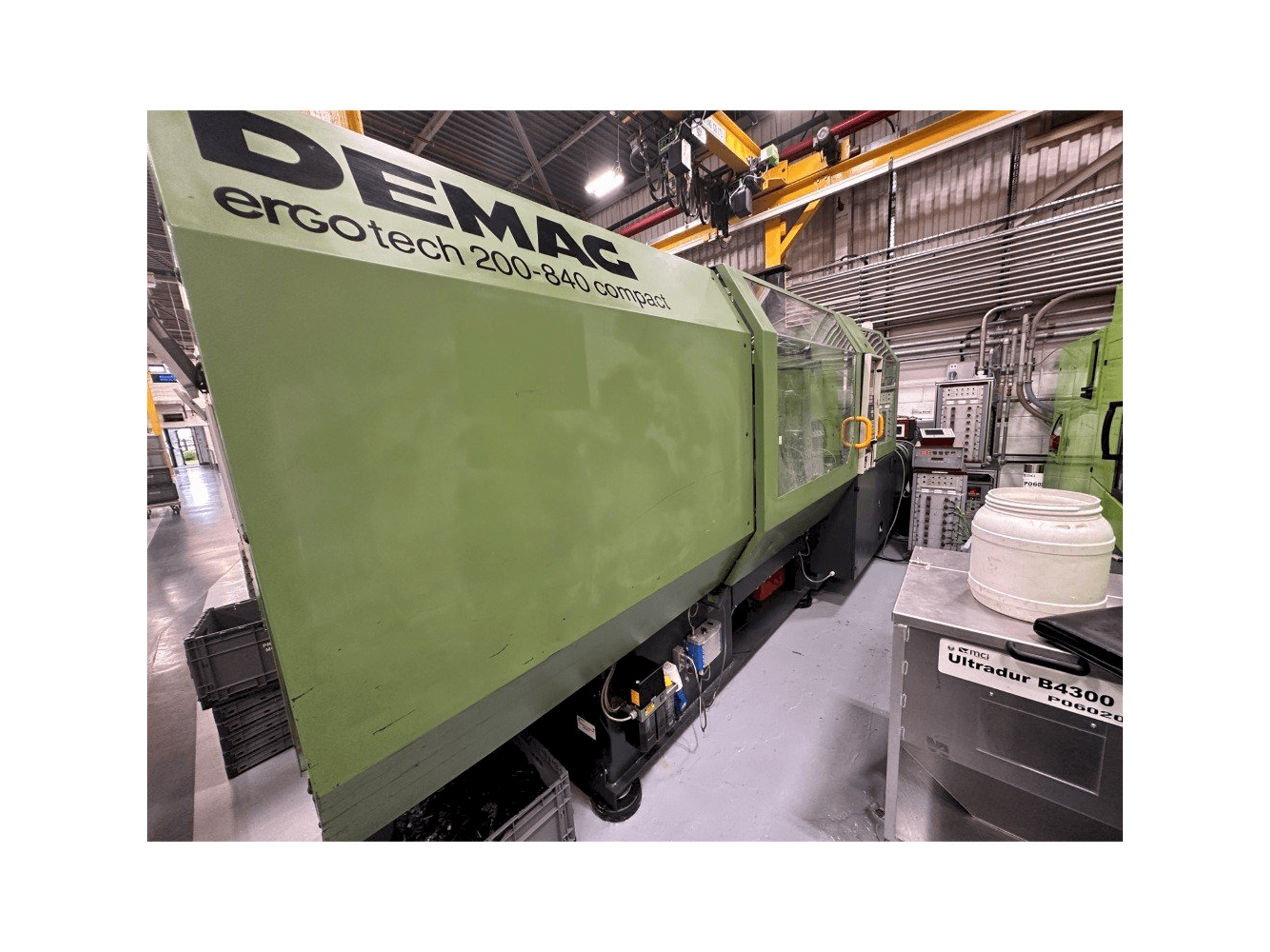 Vista Lateral Esquerda da DEMAG Ergotech 200-840 Compact máquina