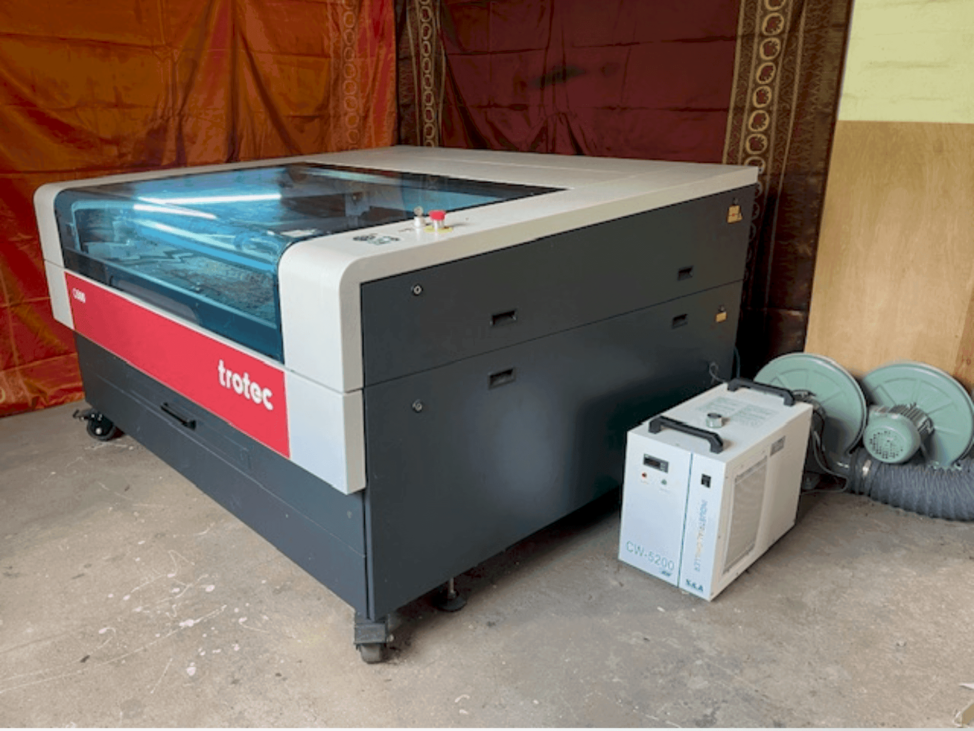 Vista Frontal da Trotec Q500 máquina