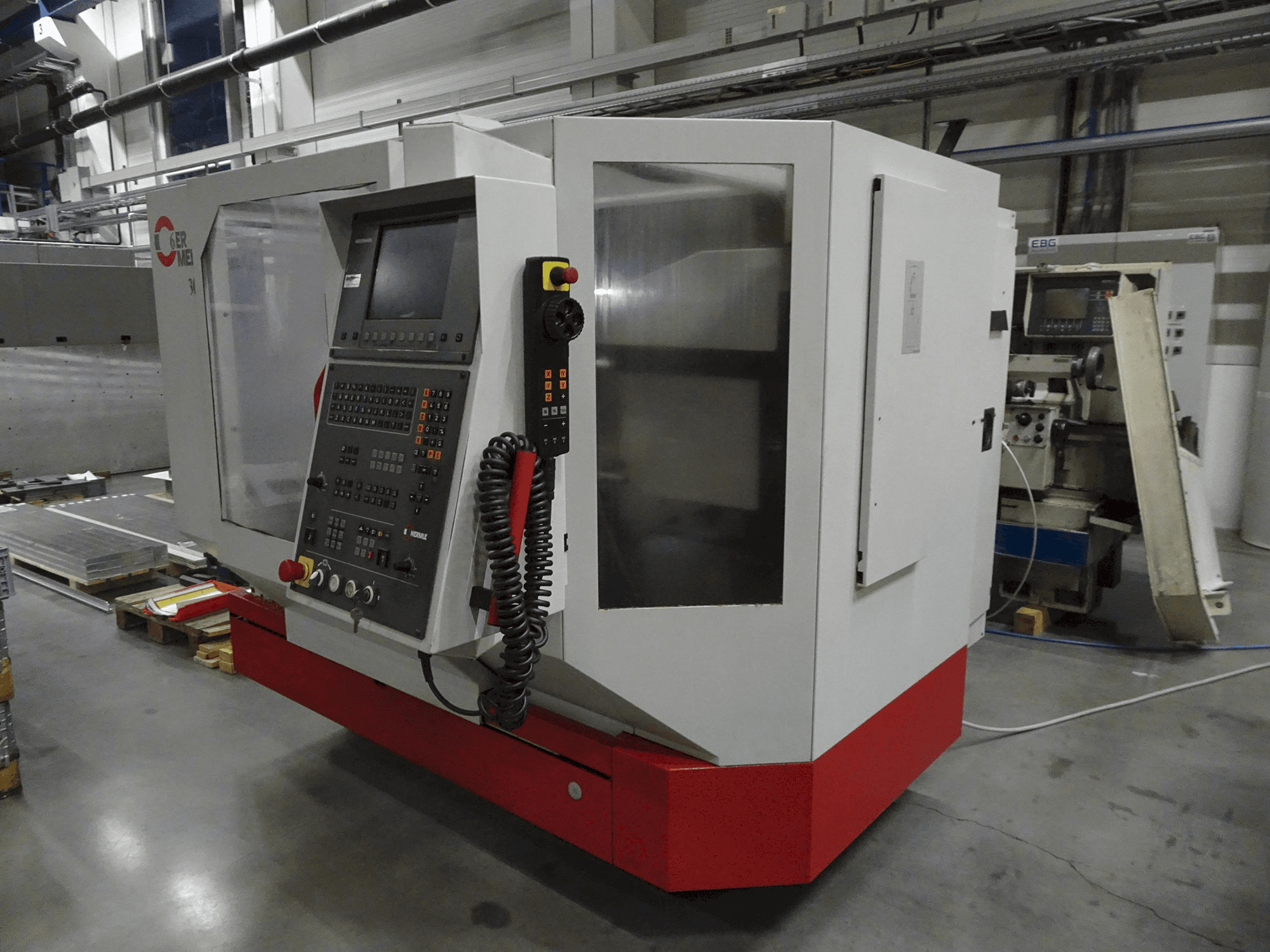 Vista Direita da HERMLE U 630 T máquina