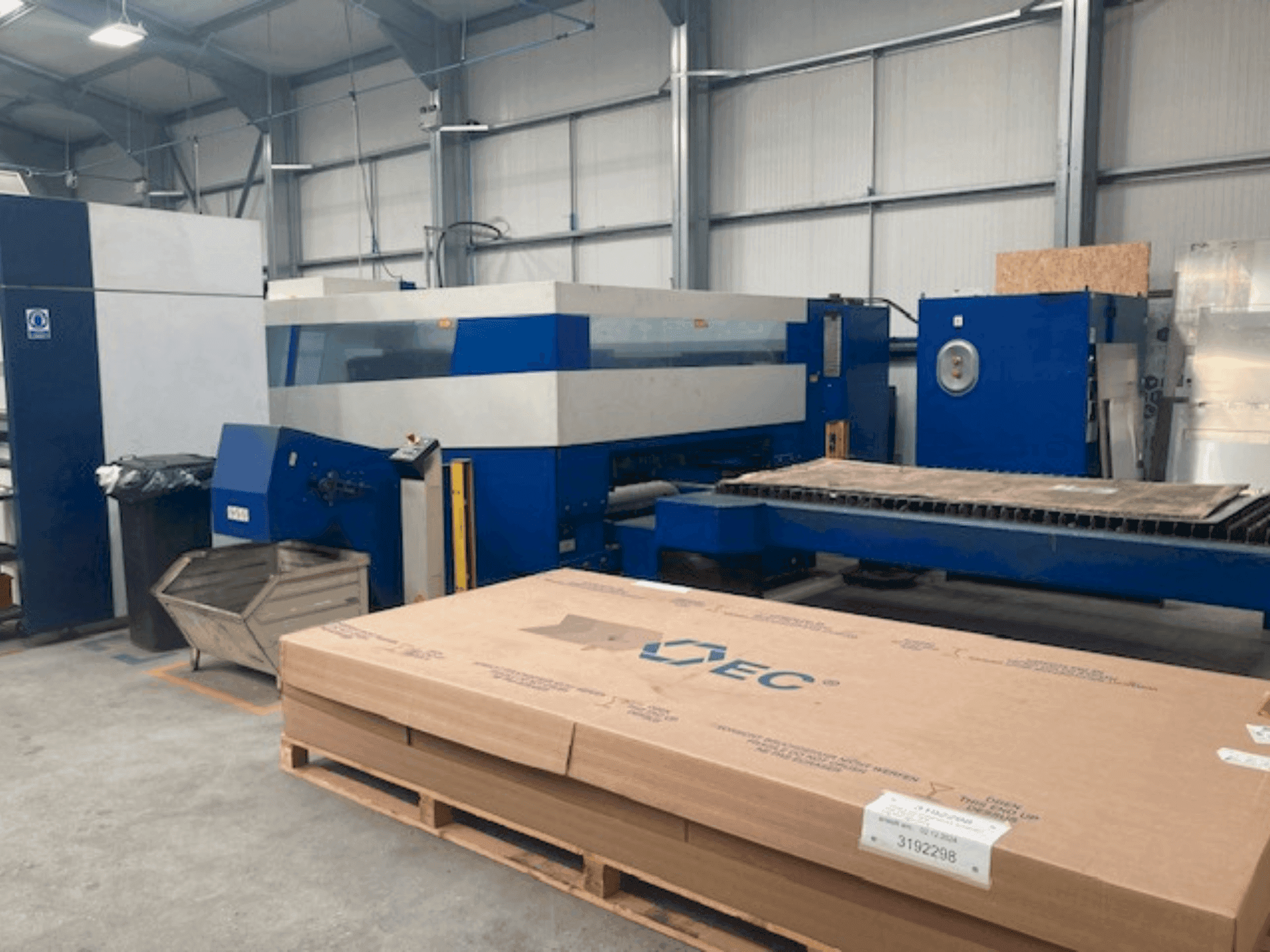 Vista Frontal da TRUMPF Trulaser 5030 máquina