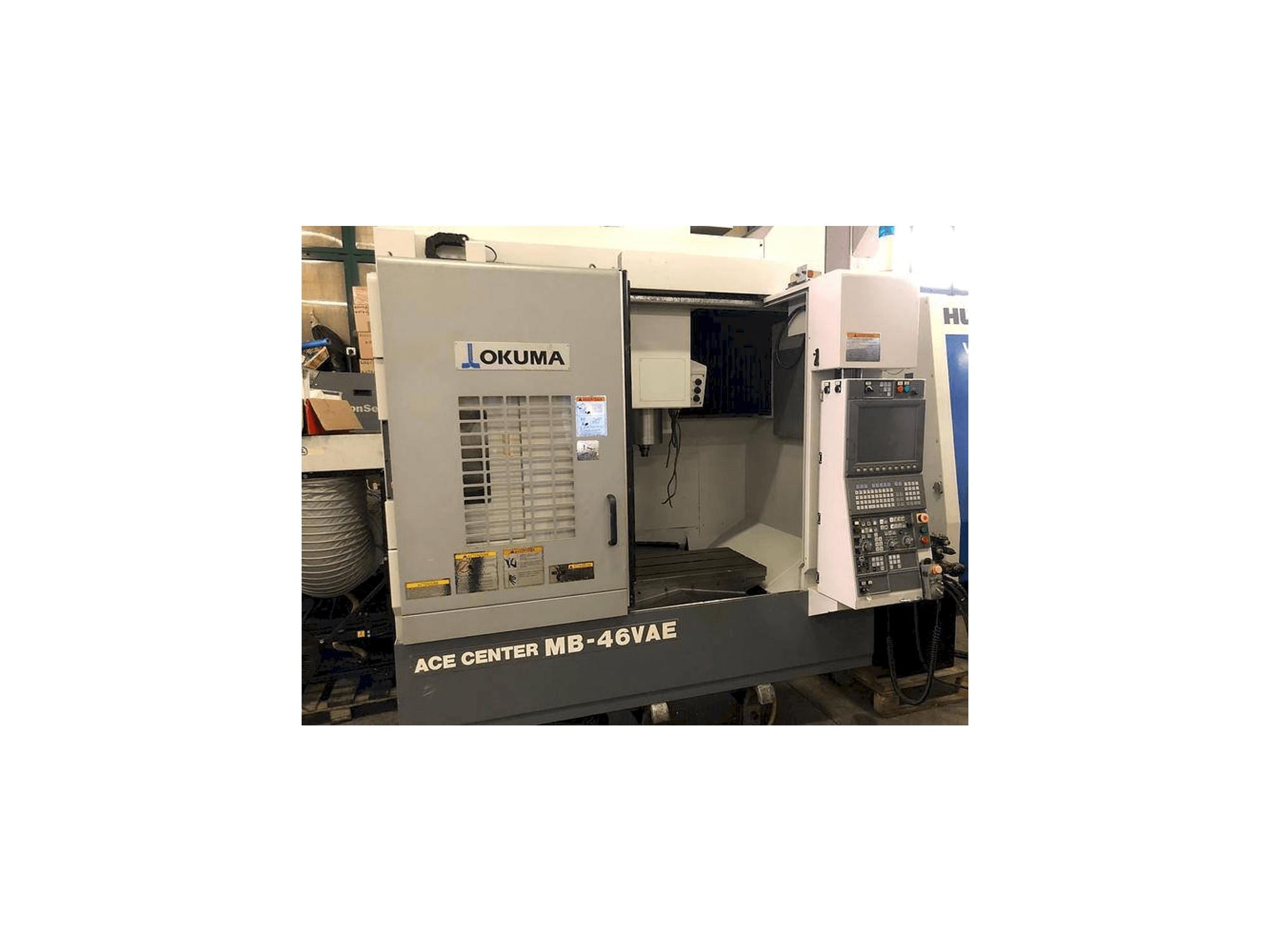 Vista Frontal da Okuma MB-46 VAE máquina