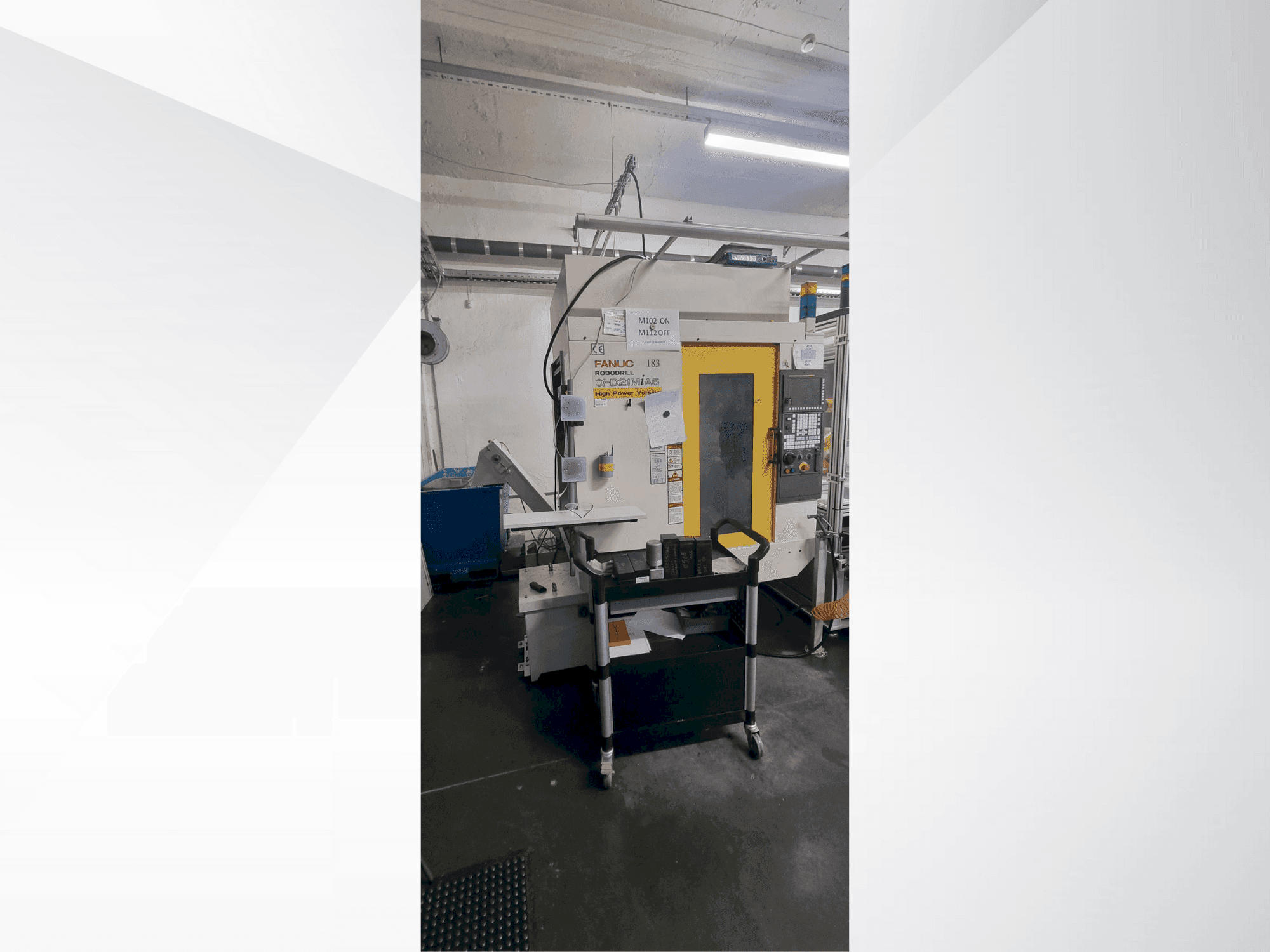 Vista Frontal da FANUC Robodrill α-D21 MiA5 máquina