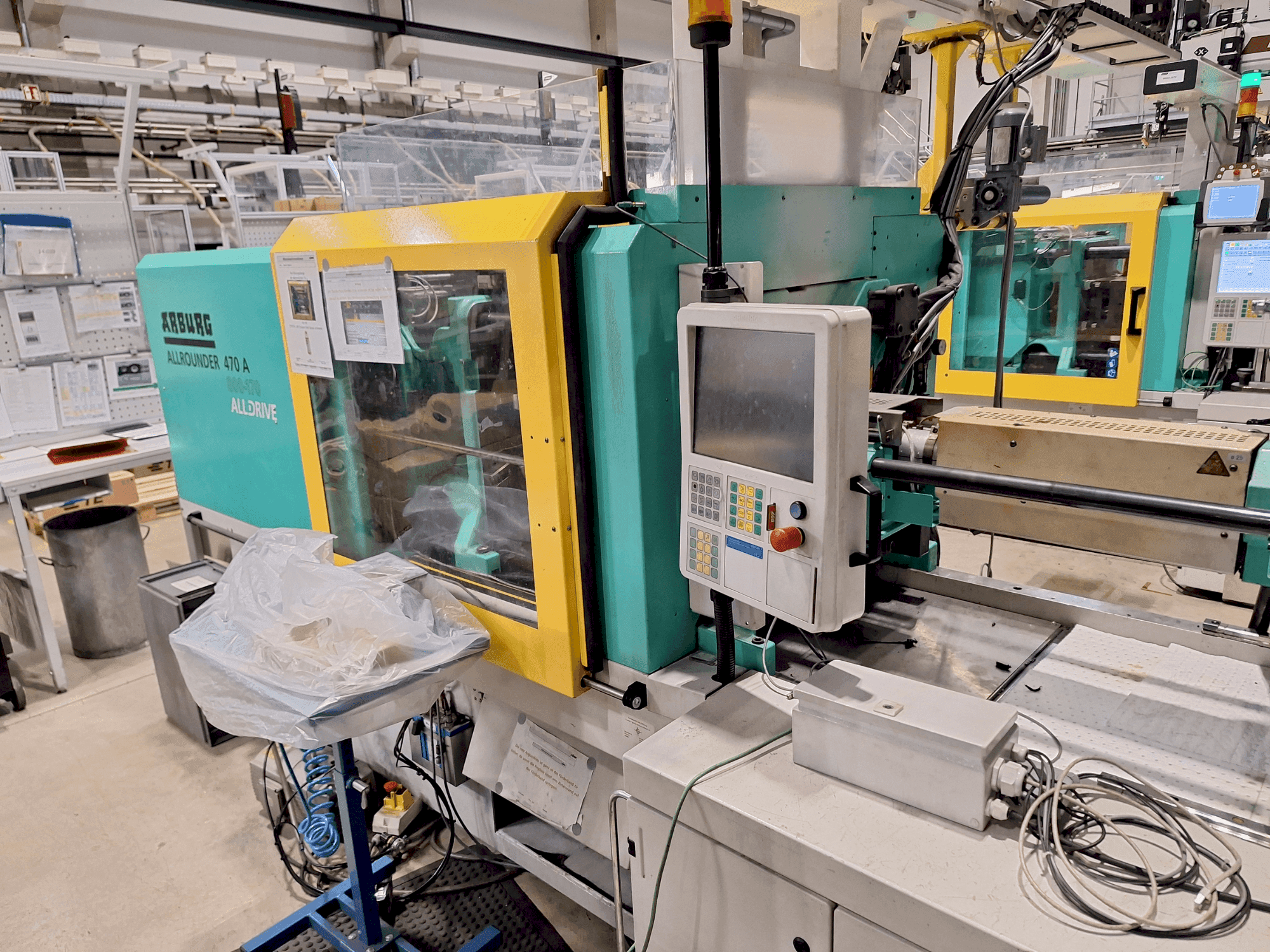 Vista Frontal da Arburg 470 A 800-170 máquina