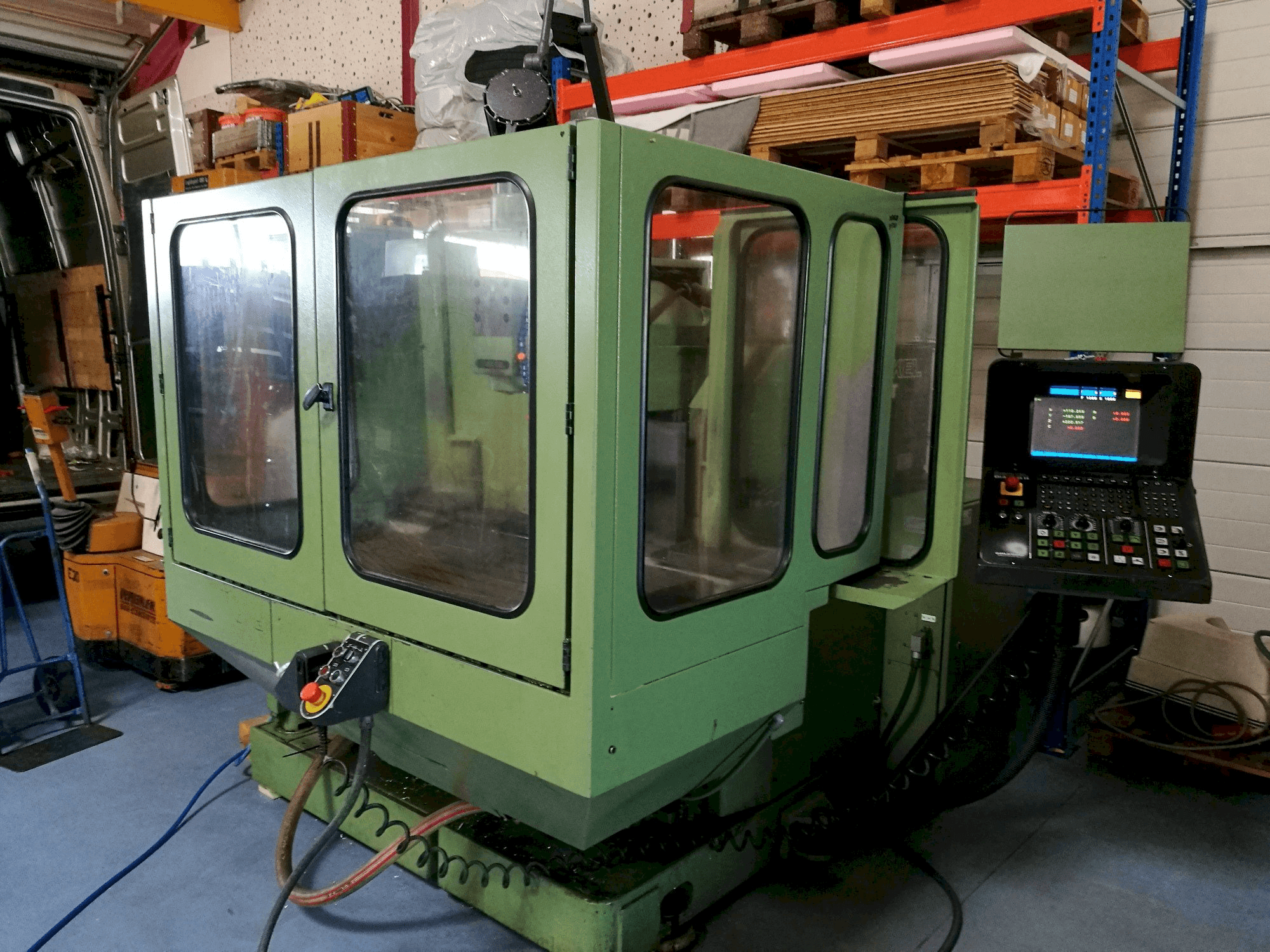 Vista Frontal da DECKEL FP4AT máquina