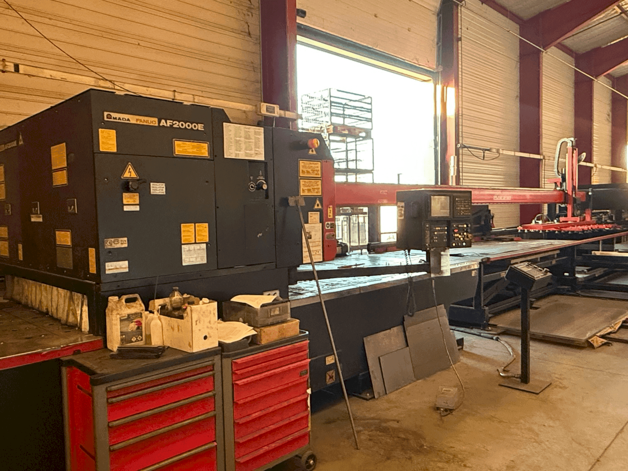 Vista Frontal da AMADA LC2415 alpha3 máquina