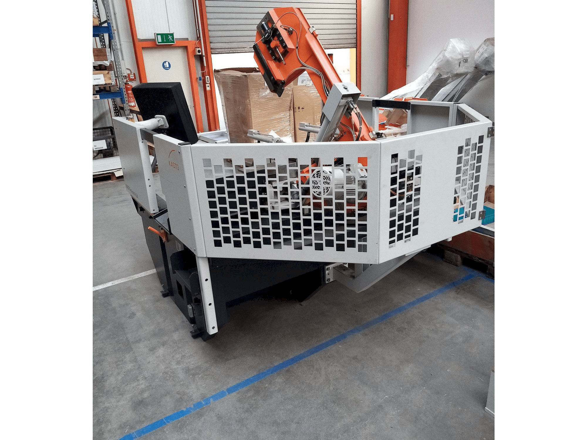 Vista Frontal da KASTO micut A 2.6 máquina