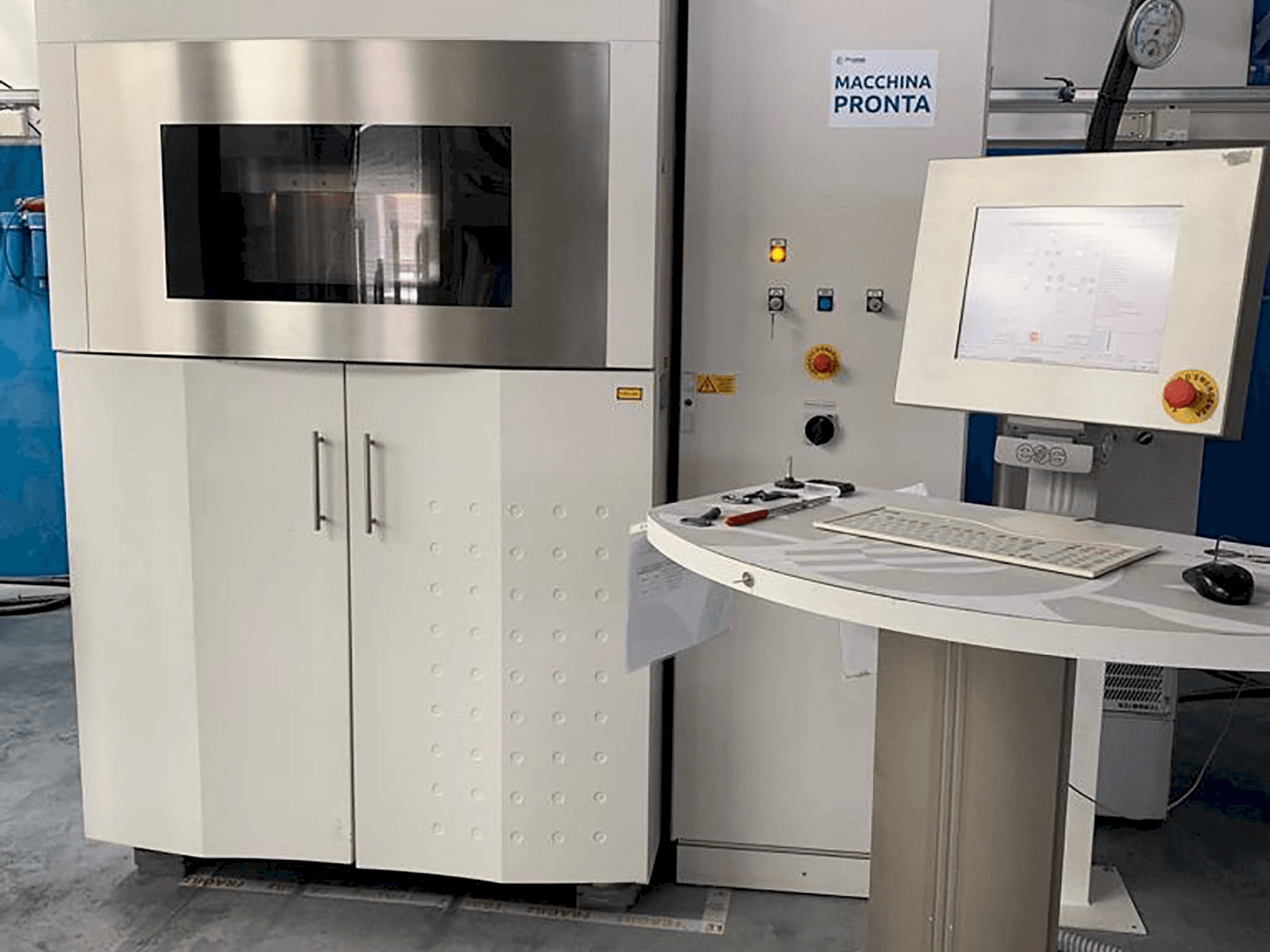 Vista Frontal da EOS Eosint P395 máquina