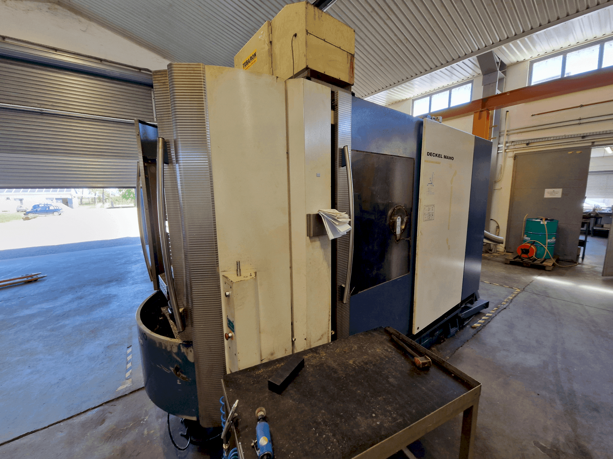 Vista Frontal da DECKEL MAHO DMC 60 H Hy Din máquina