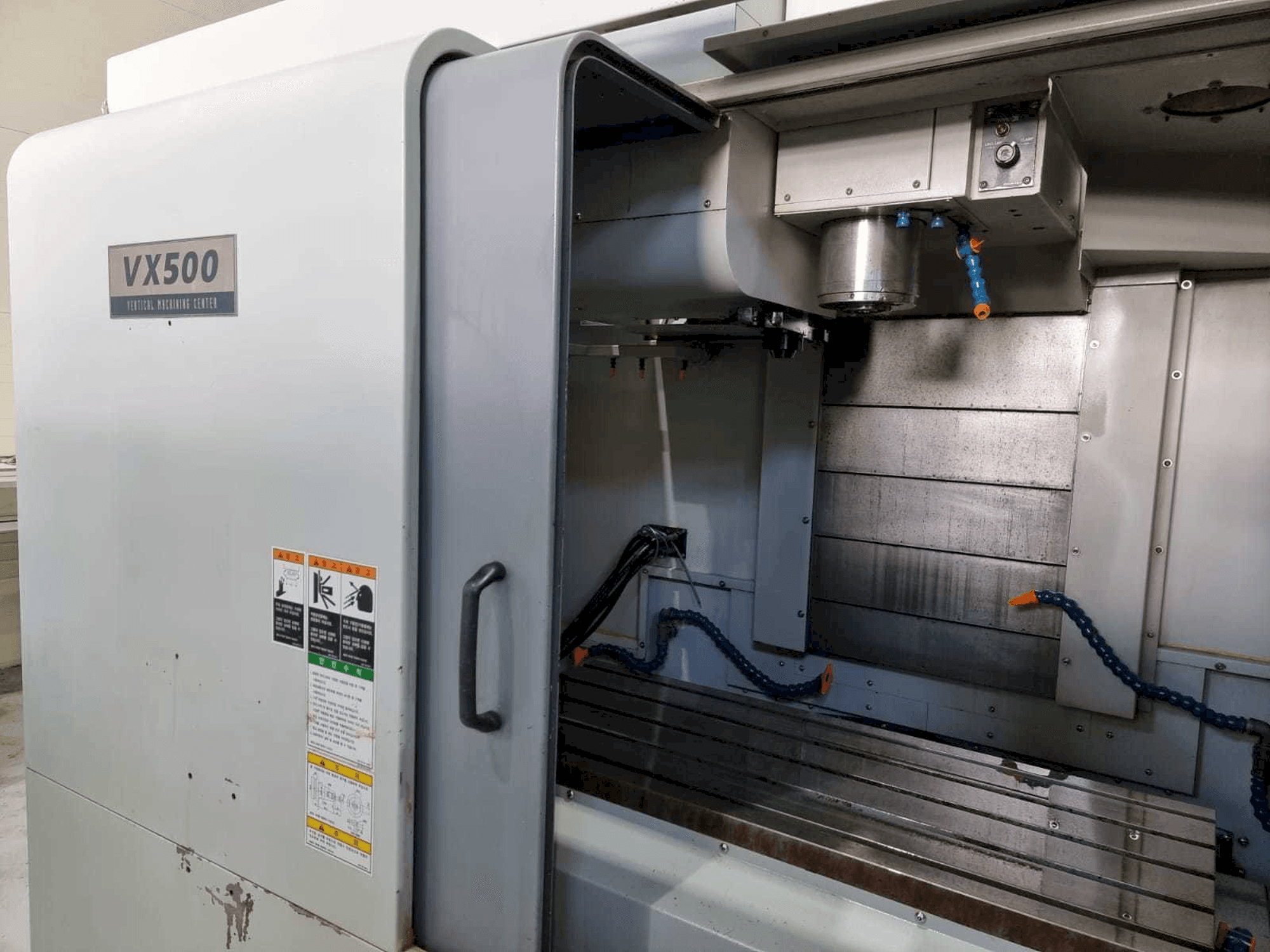 Vista Frontal da Hyundai Wia VX500 máquina