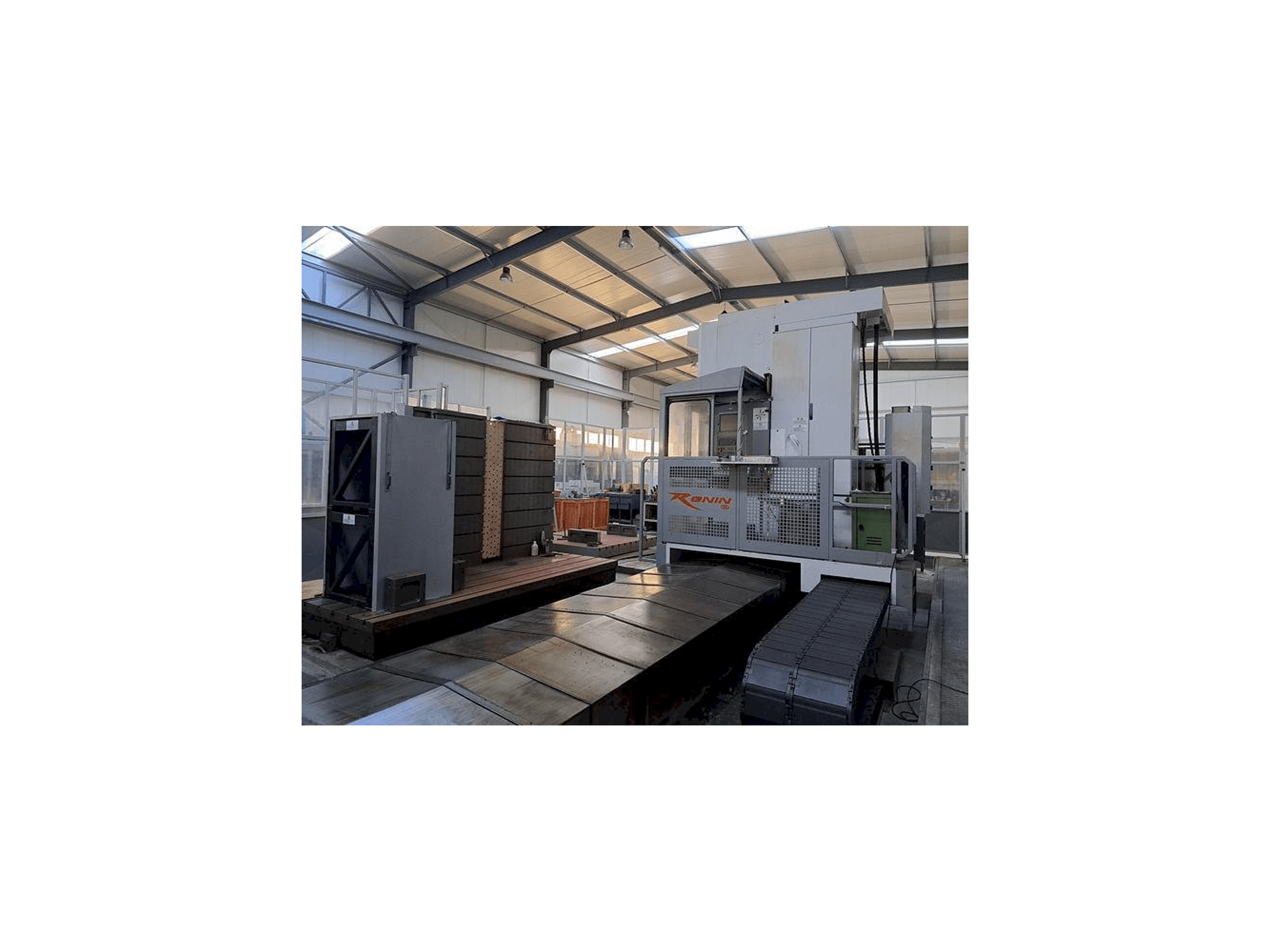 Vista Frontal da FPT RONIN máquina