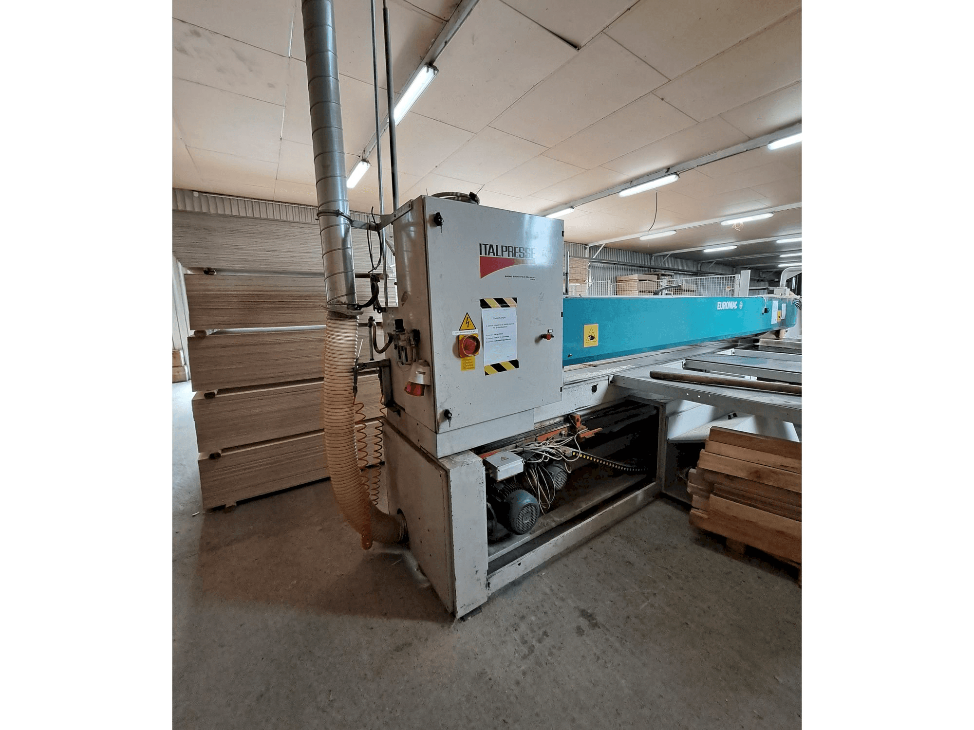 Vista Frontal da Euromac Logica Pinze 4500 máquina