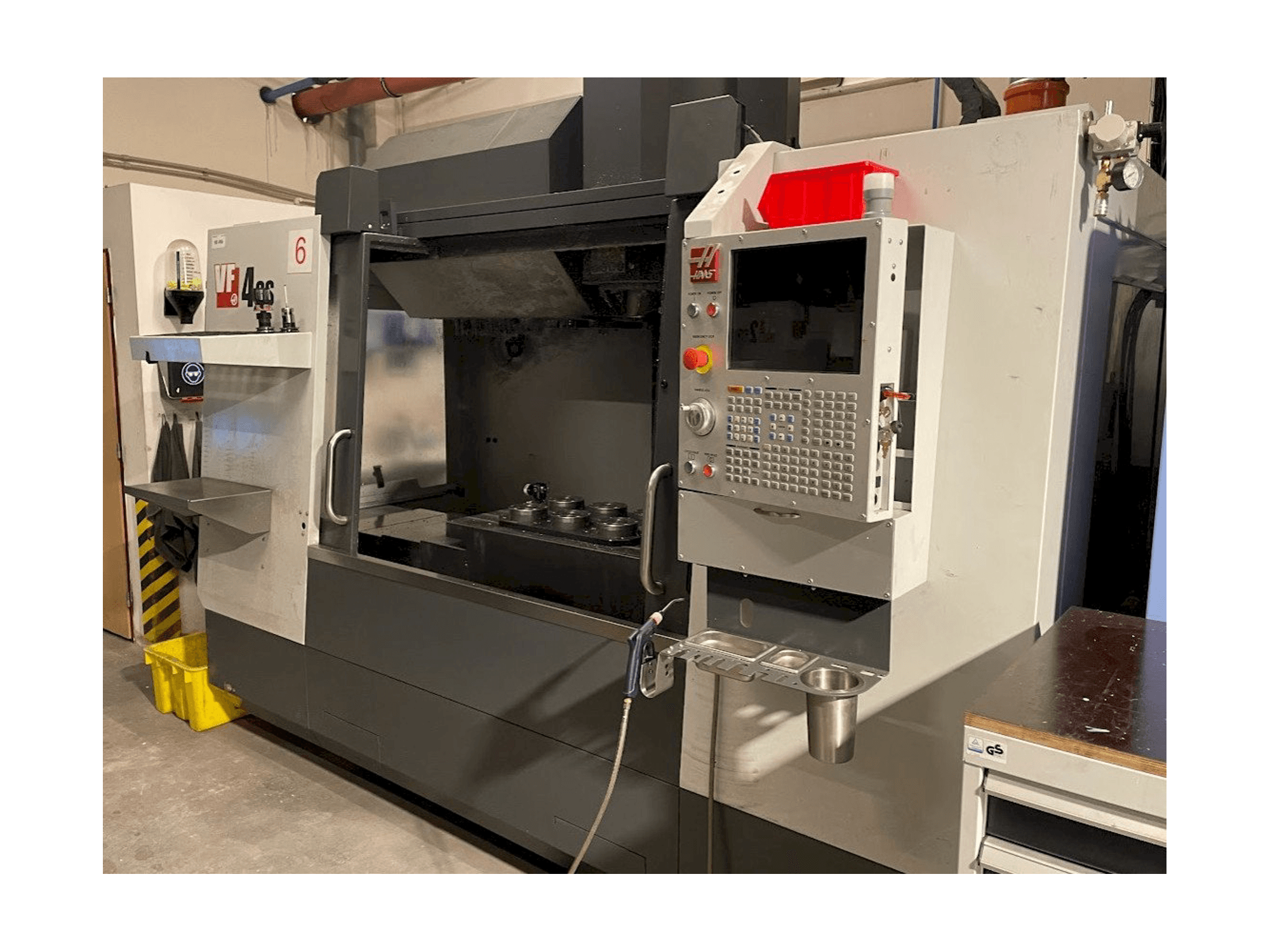 Vista Direita da HAAS VF-4SS máquina