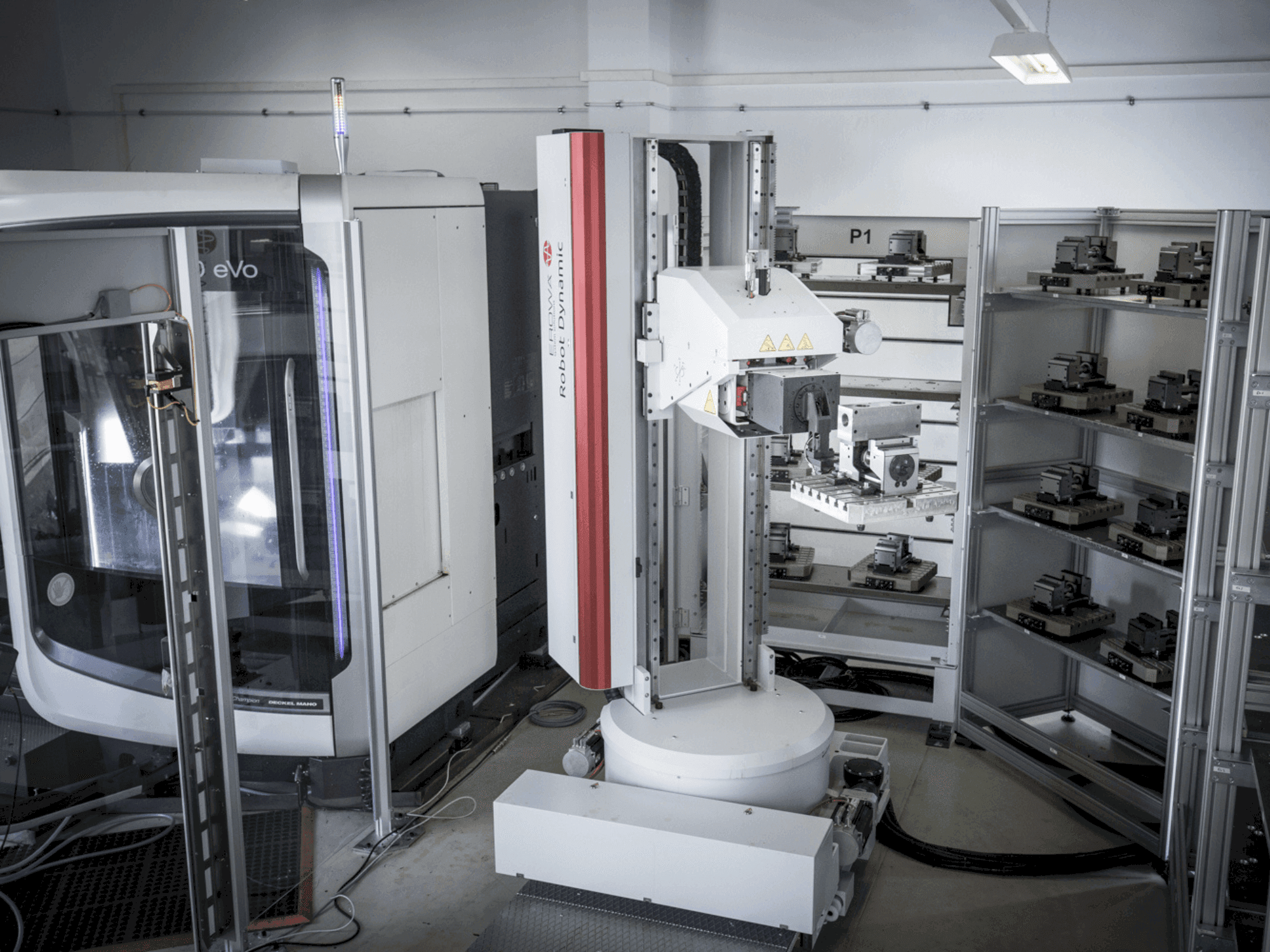 Vista Frontal da DMG MORI DMU 60 EVO máquina