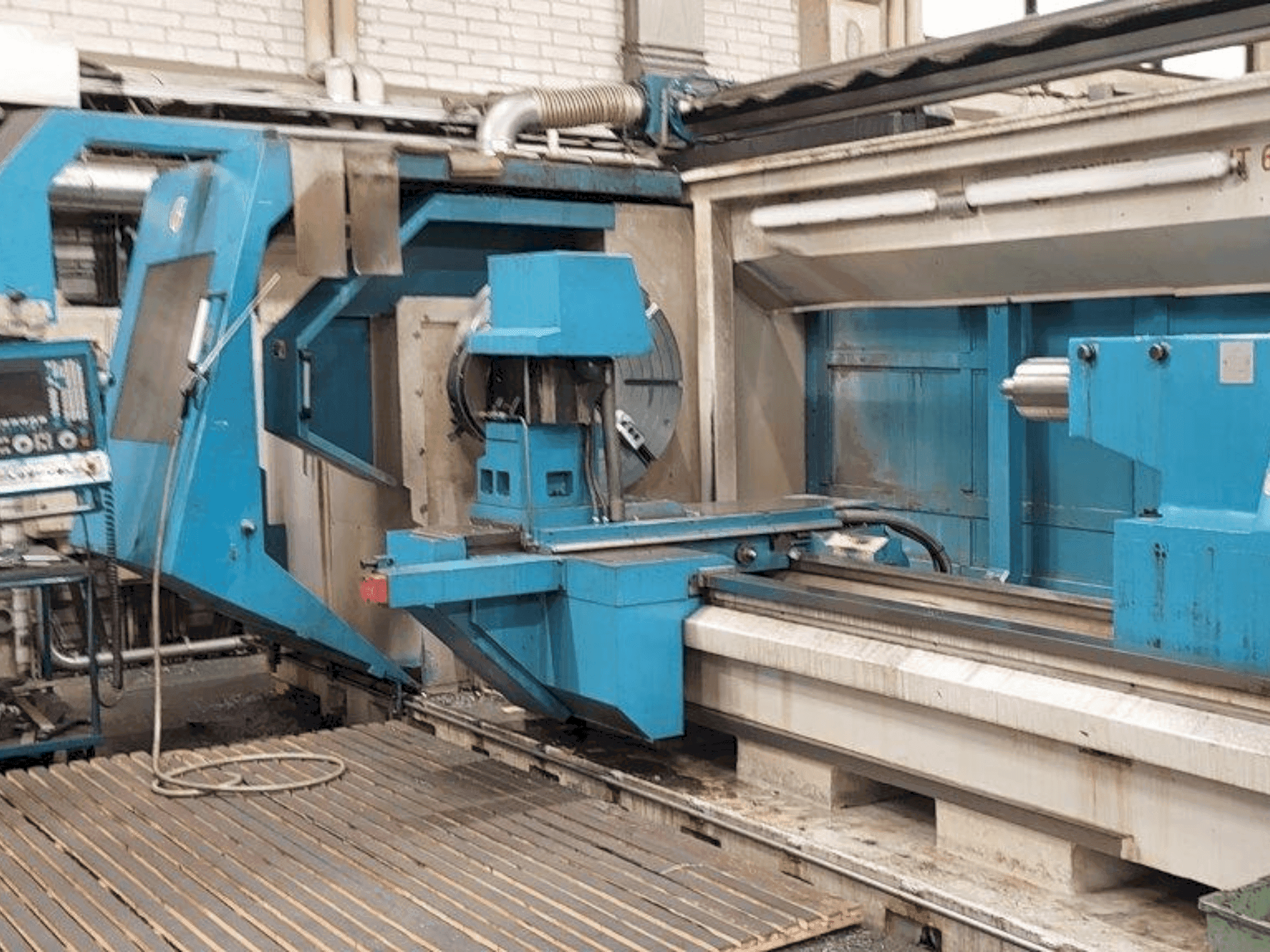 Vista Frontal da Geminis GTH 6 G2-1300 x 3000 máquina