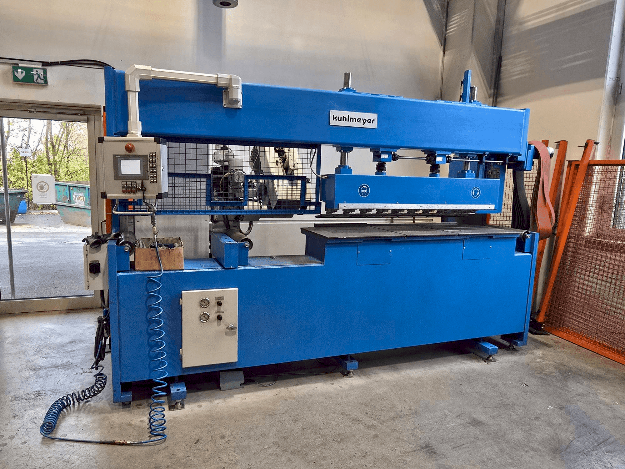 Vista Frontal da KUHLMEYER Fasen Fix 4.1-1500 máquina