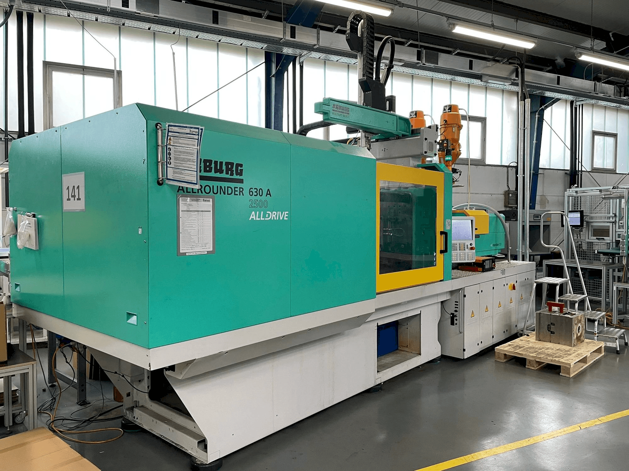 Vista Frontal da Arburg Allrounder 630 A 2500-800 máquina