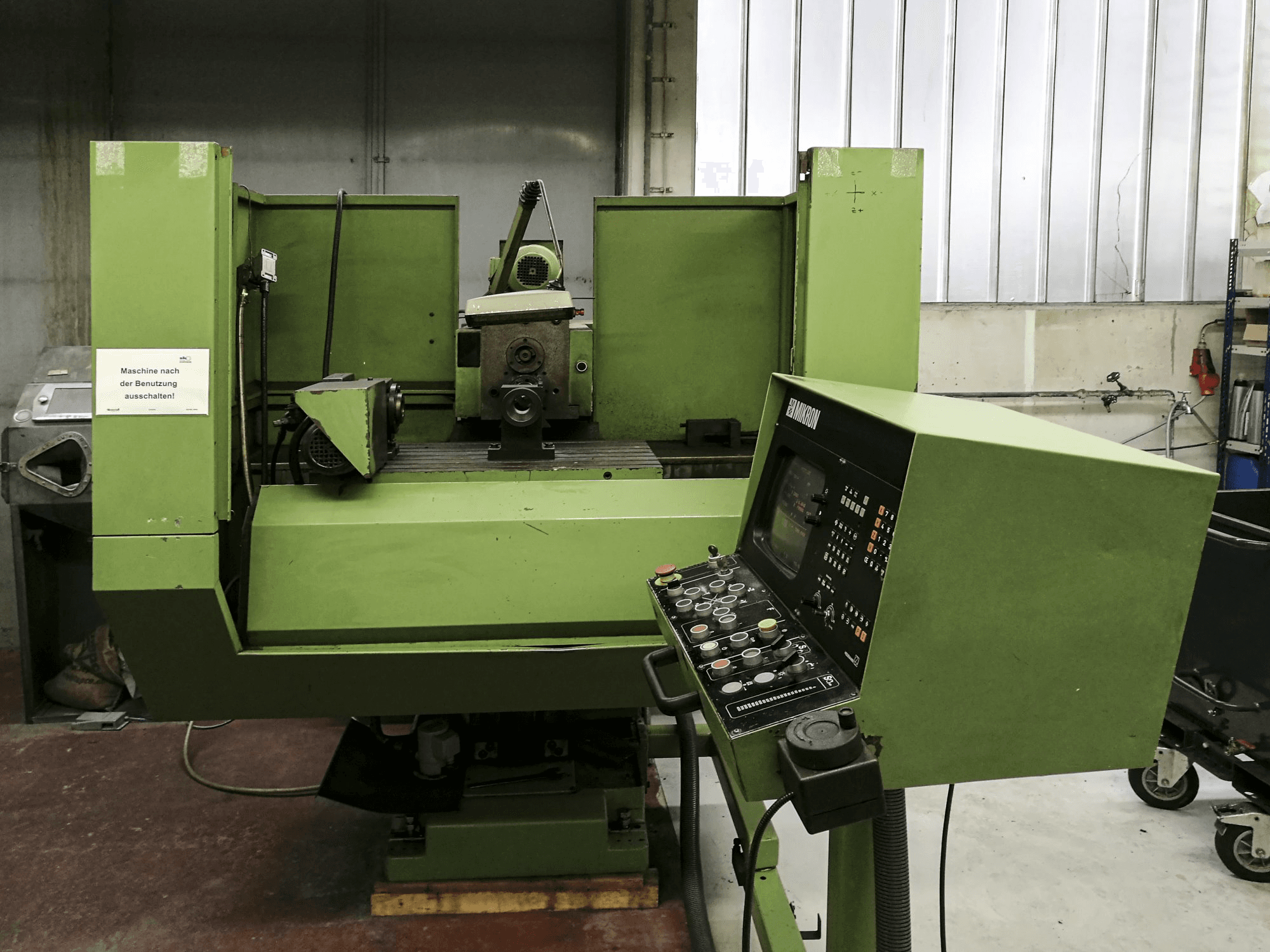 Vista Frontal da Mikron WF-31 D máquina