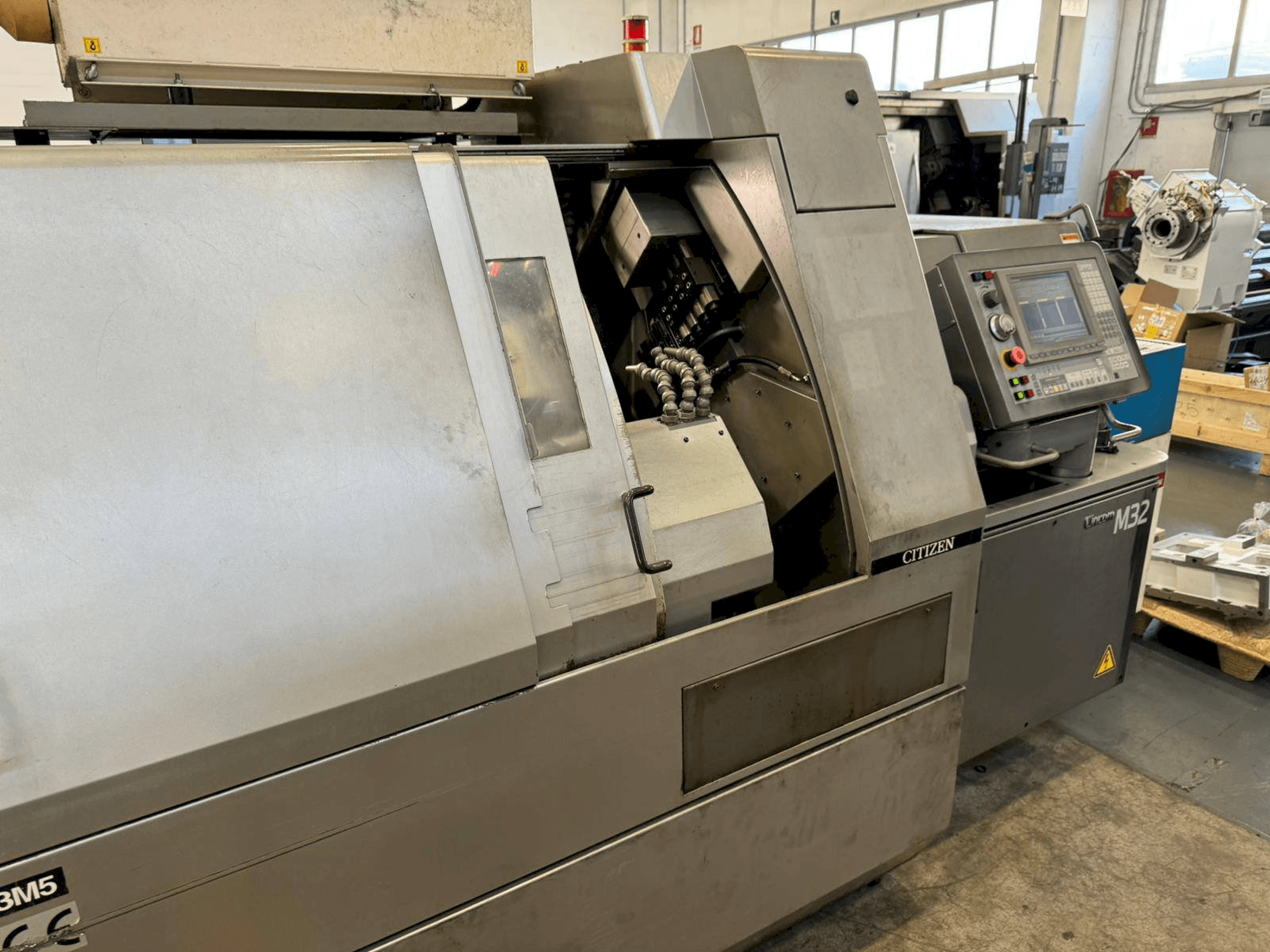Vista Frontal da Citizen M32V máquina