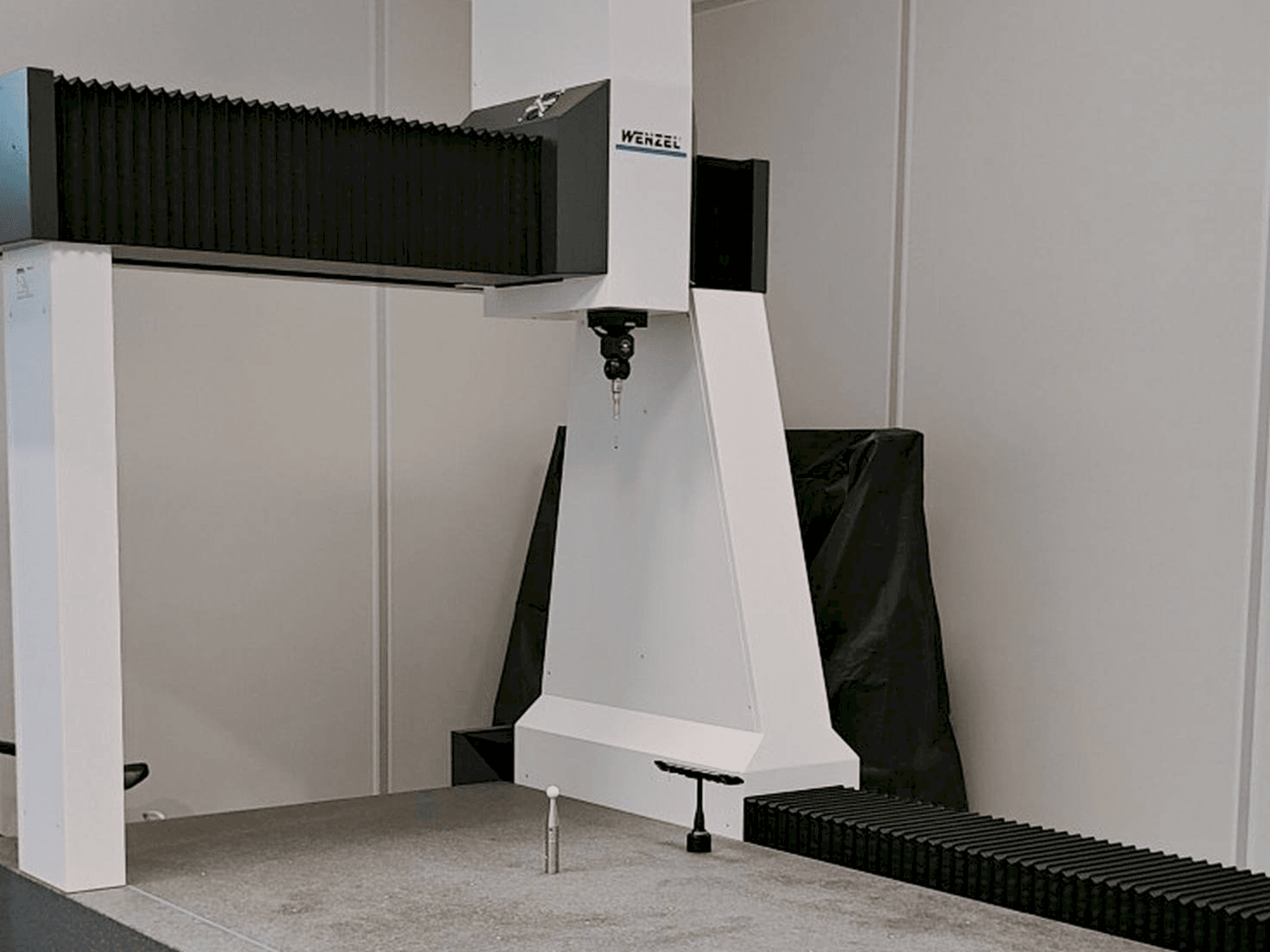 Vista Frontal da Wenzel LH 1010 máquina