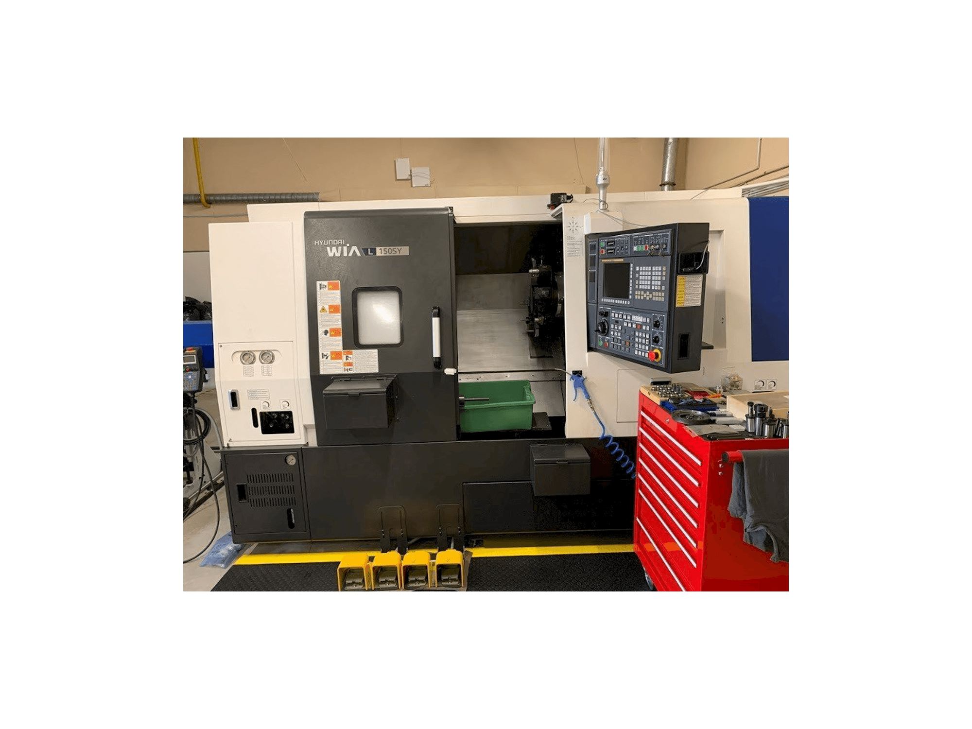 Vista Frontal da Hyundai Wia L150SY máquina