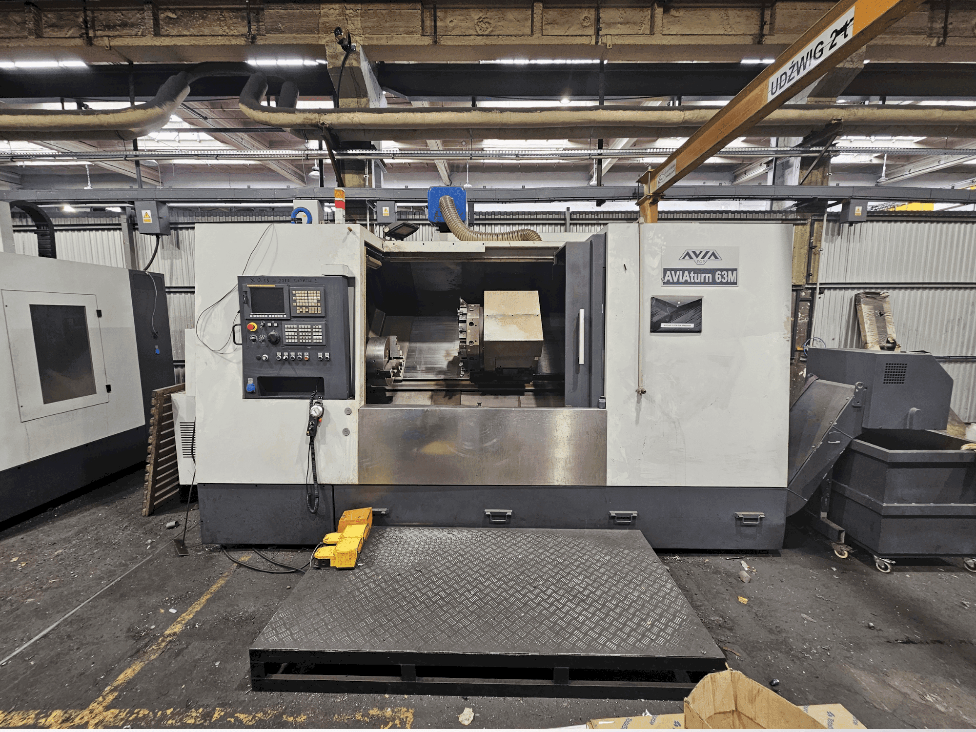 Vista Frontal da Avia Turn 63M máquina