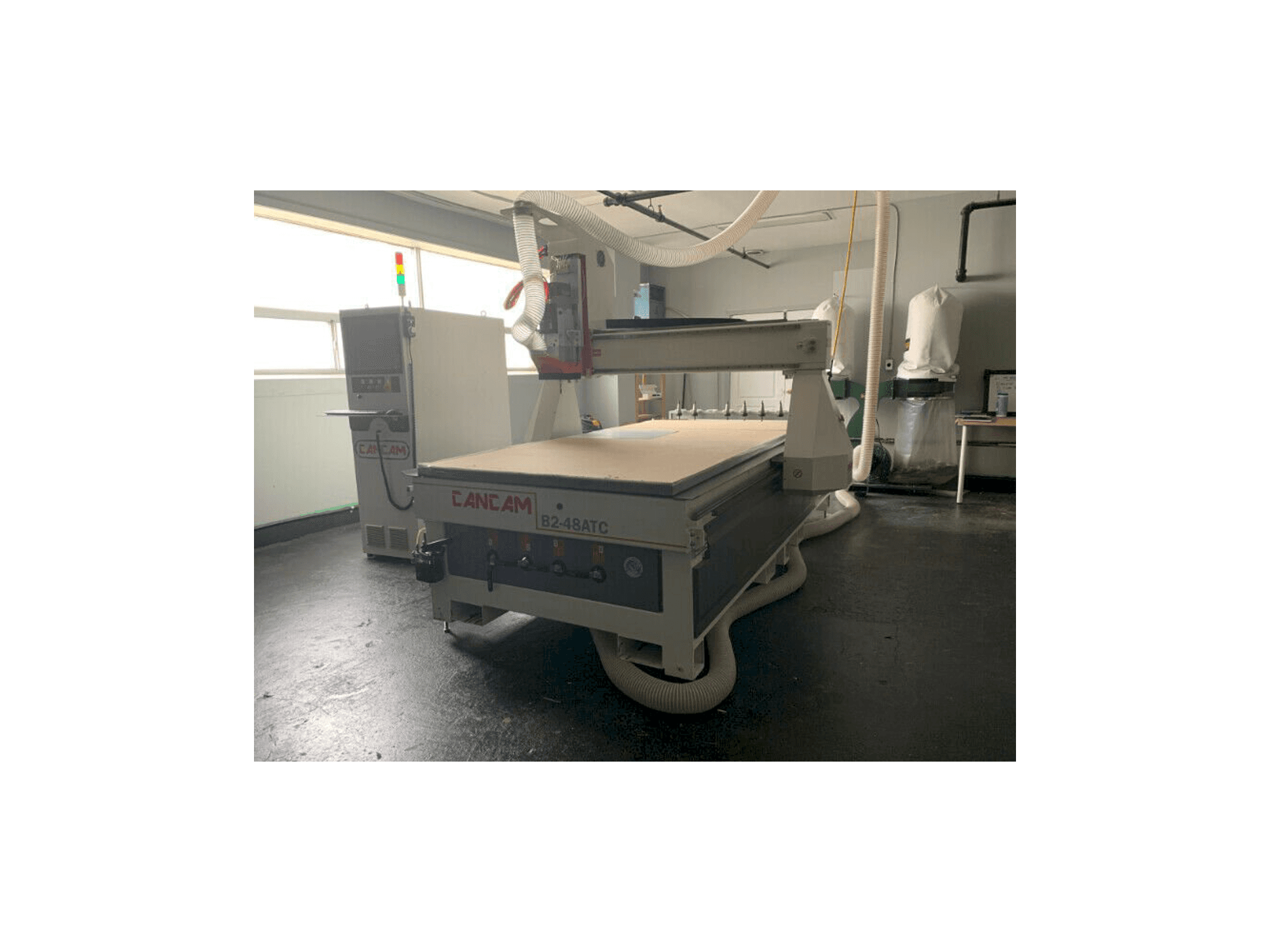 Vista Frontal da CanCam B2-48 ATC máquina