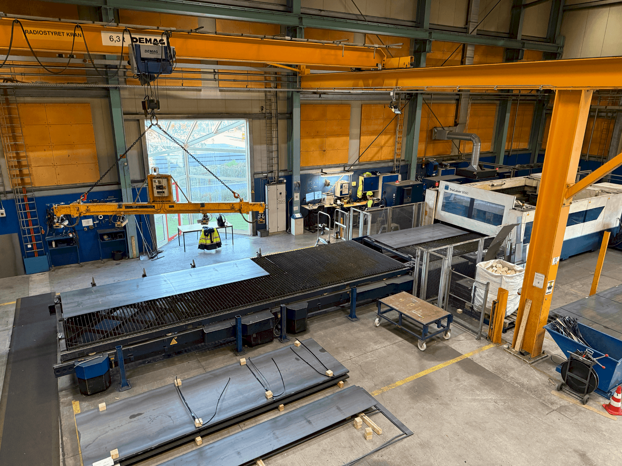 Vista Frontal da TRUMPF TruLaser 8000 máquina