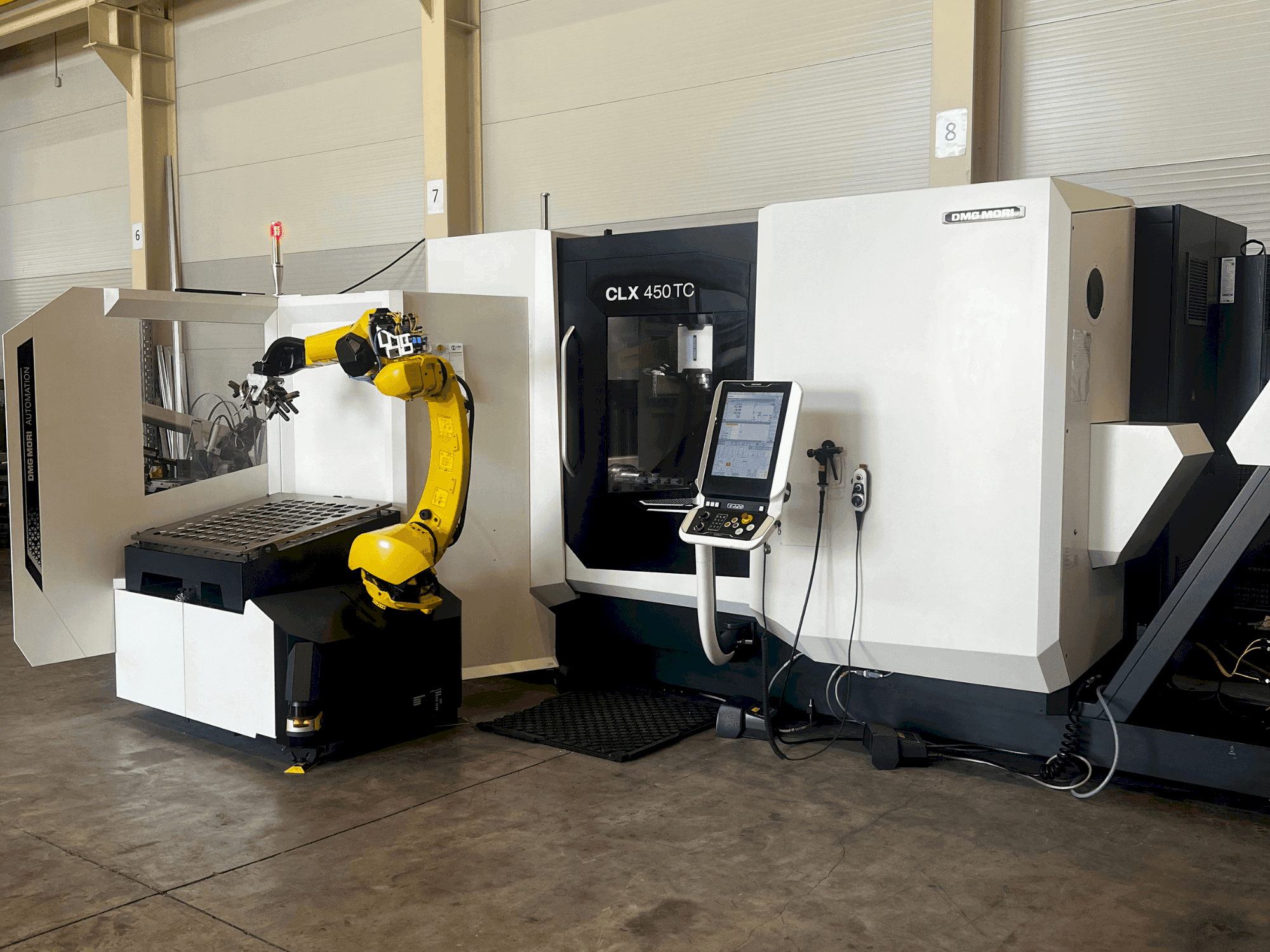 Vista Frontal da DMG MORI CLX 450 TC máquina