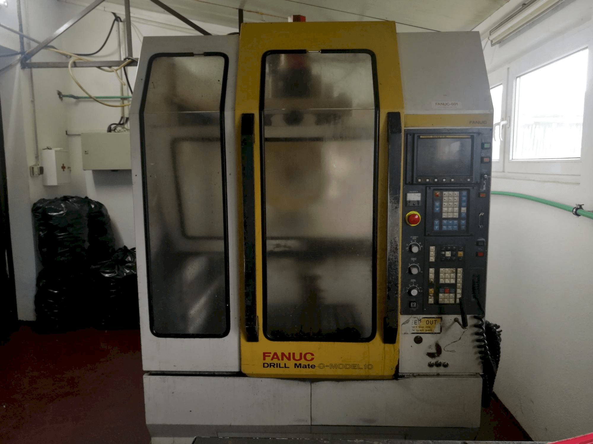Vista Frontal da FANUC DRILL MATE C-MODEL 10 máquina