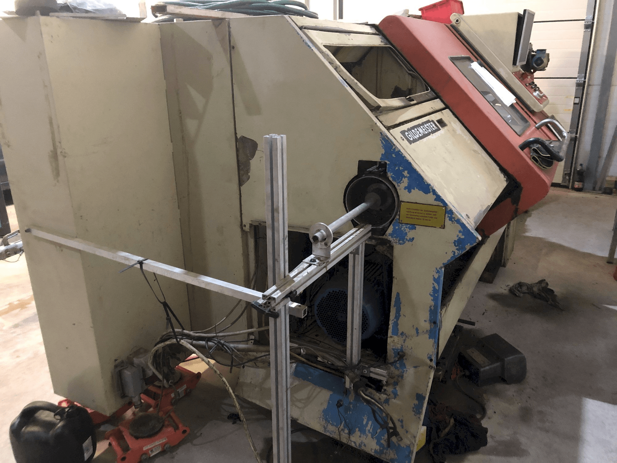 Vista Lateral Esquerda da Gildemeister NEF CT 40 máquina