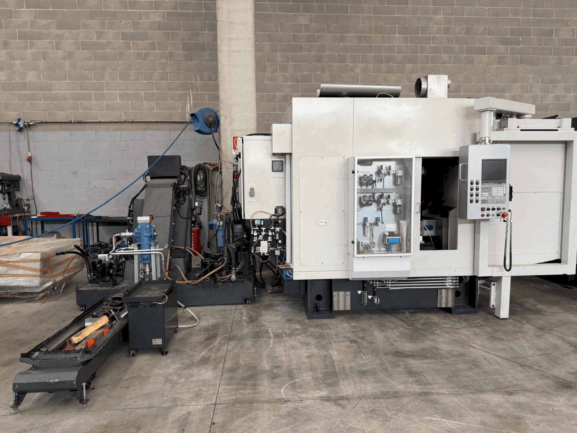 Vista Frontal da Brother TC-32BN QT máquina