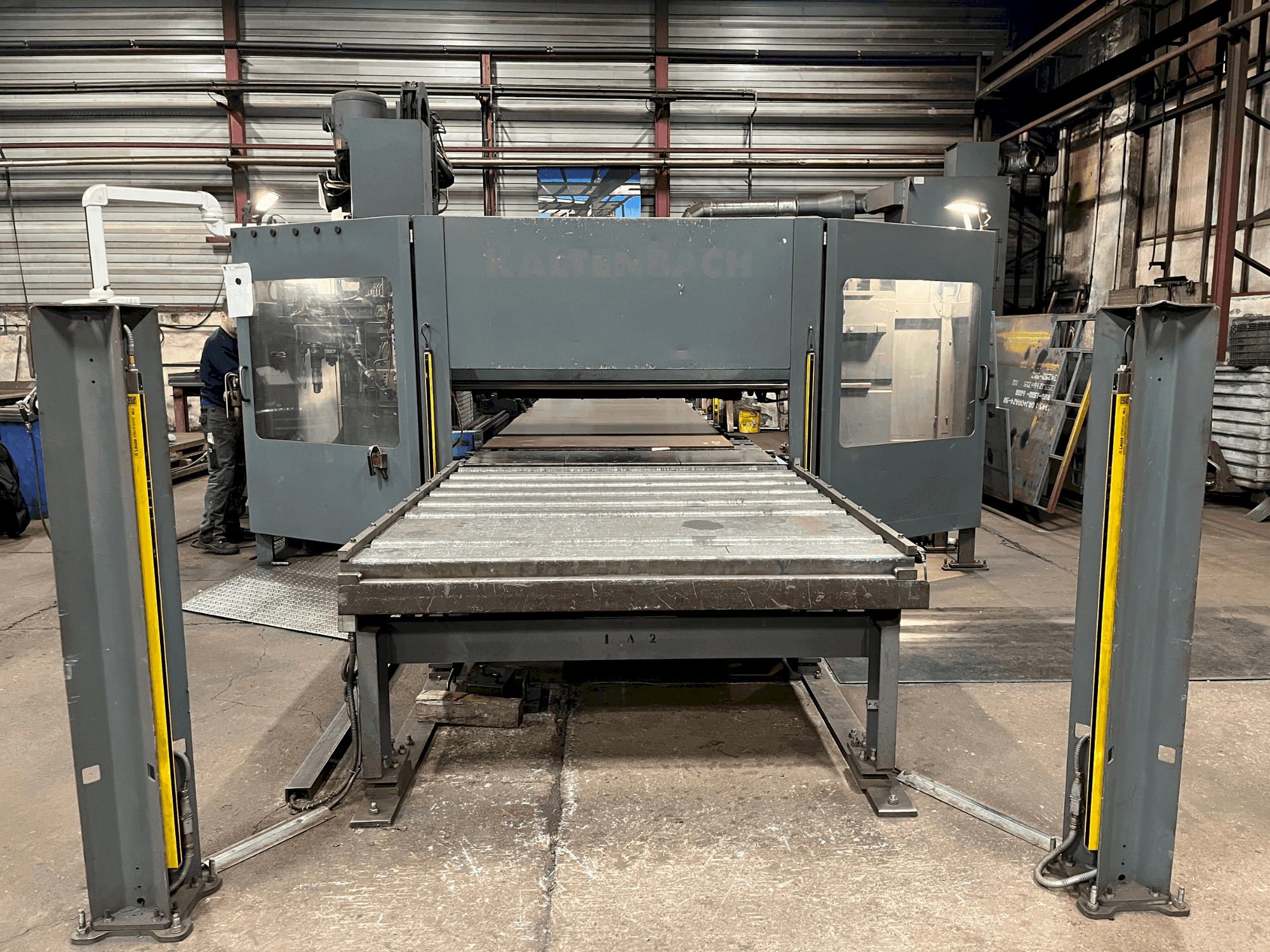 Vista Frontal da KALTENBACH KF 1606 máquina