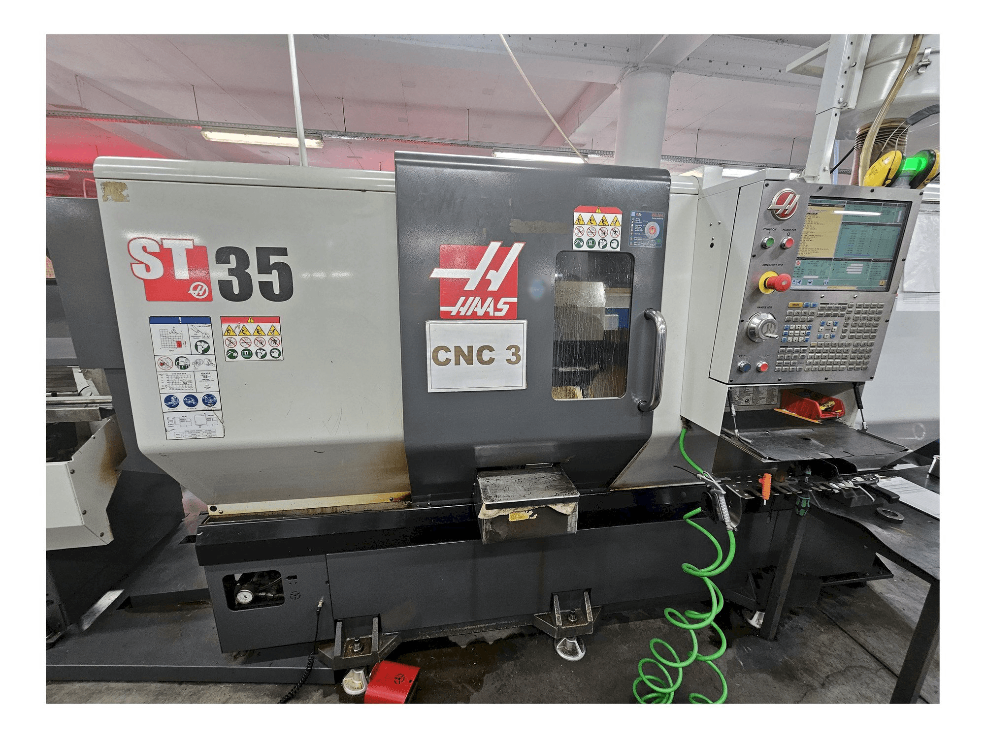 Vista Frontal da HAAS ST-35 máquina
