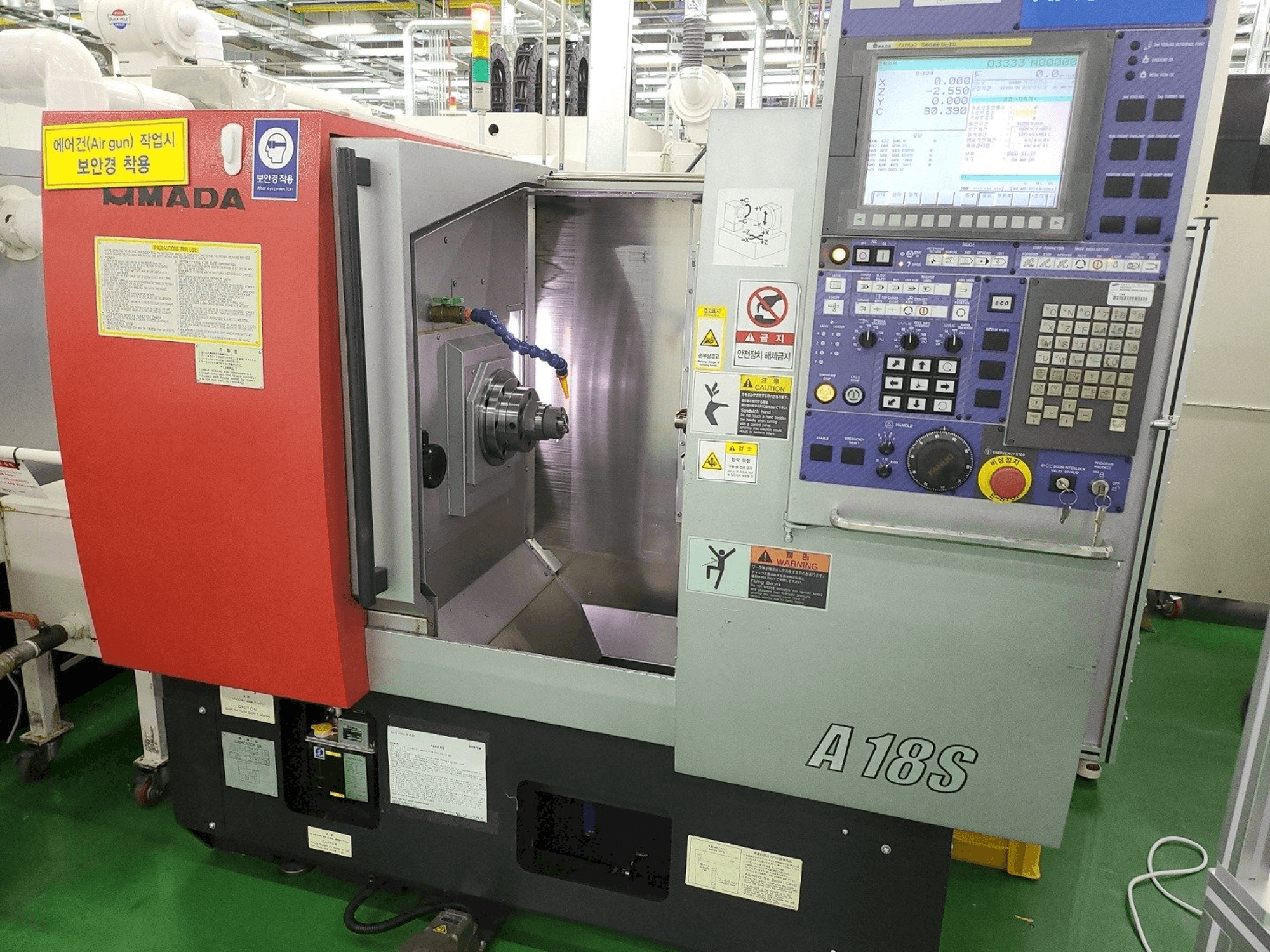 Vista Frontal da AMADA A-18S máquina