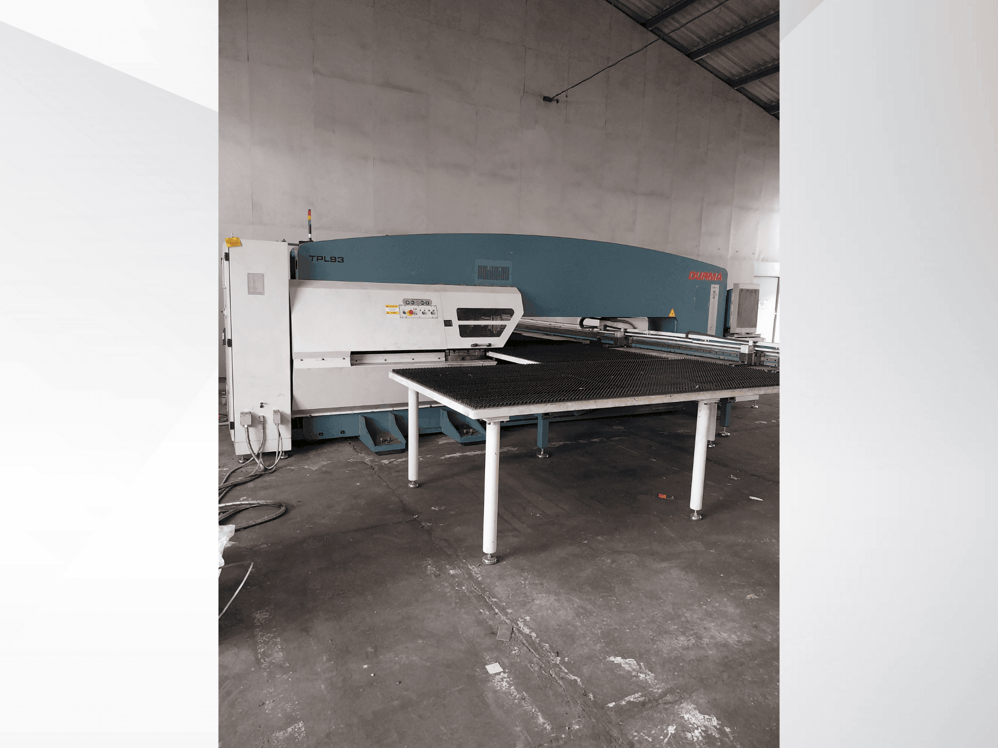 Vista Frontal da Durma TPL93 máquina