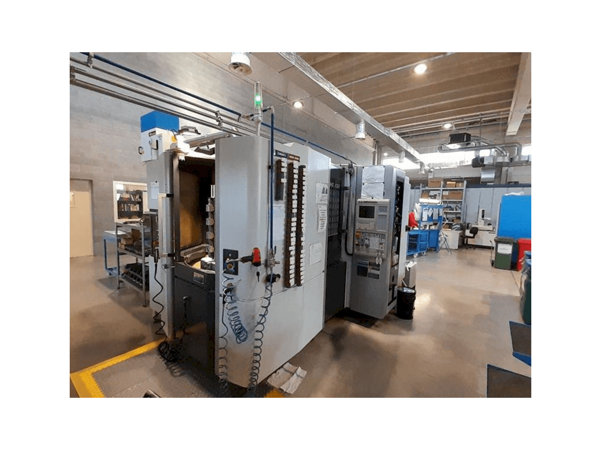 Vista Frontal da DMG NHX 4000 máquina