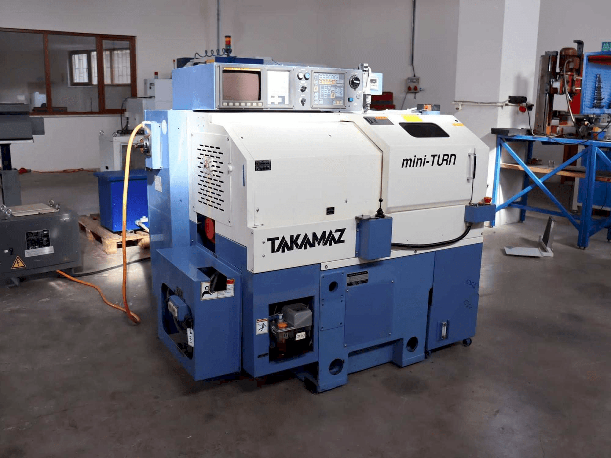 Vista Frontal da Takamaz mini-Turn máquina