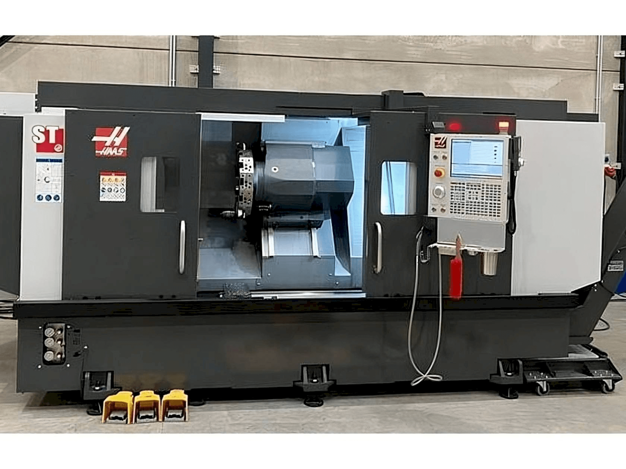 Vista Frontal da HAAS ST-35L máquina