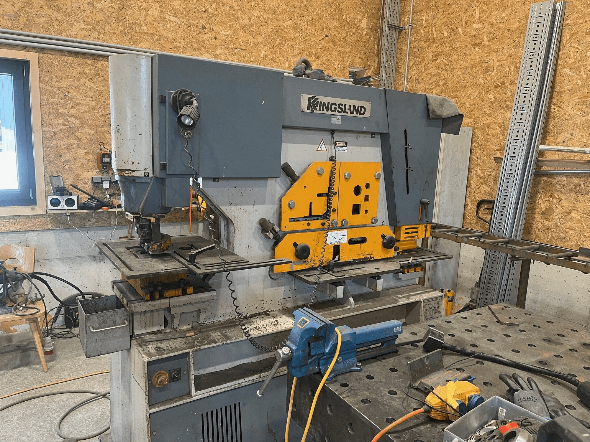 Vista Frontal da KINGSLAND Multi 95 máquina