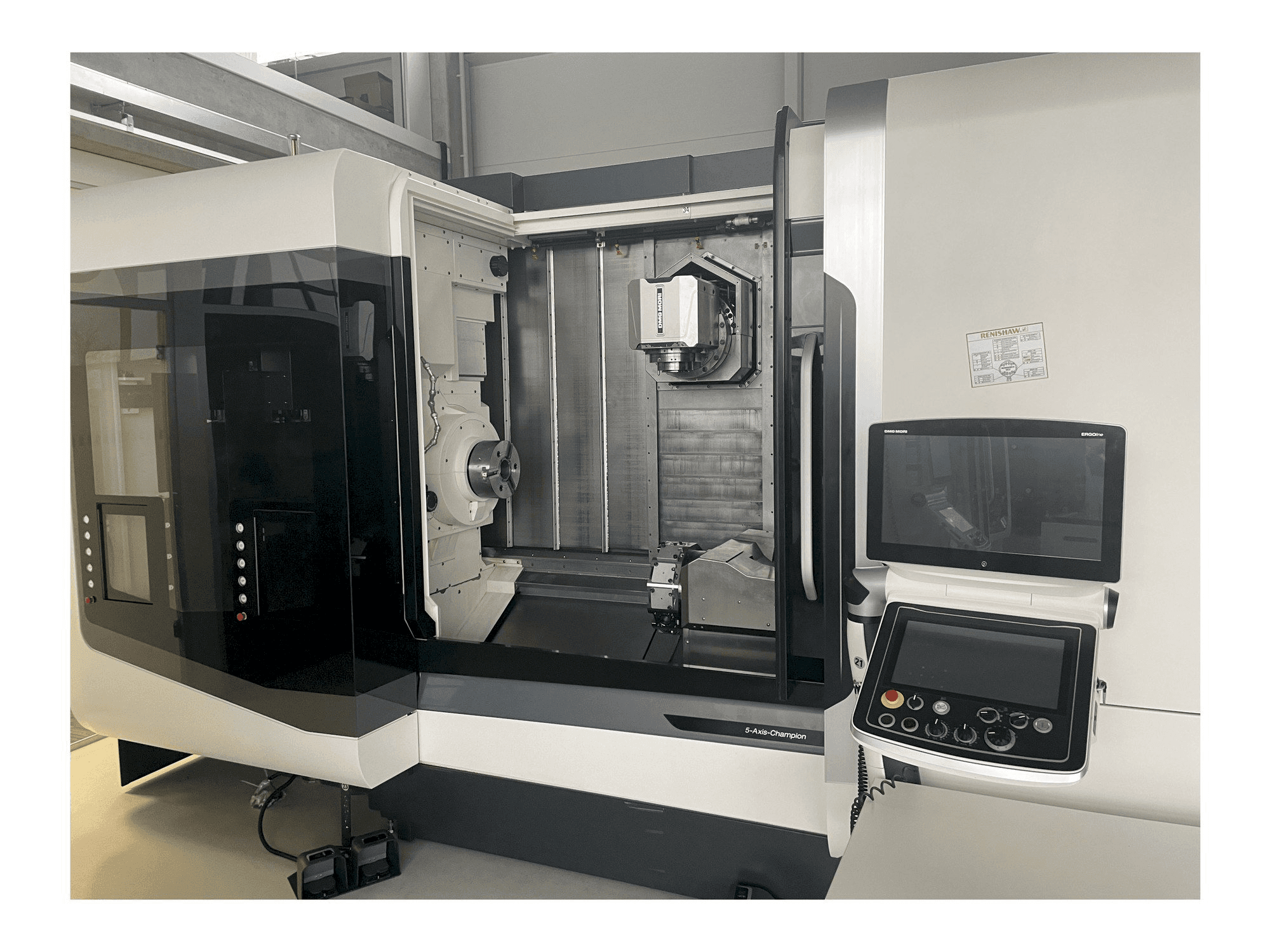 Vista Frontal da DMG MORI NTX 2500/1500 máquina