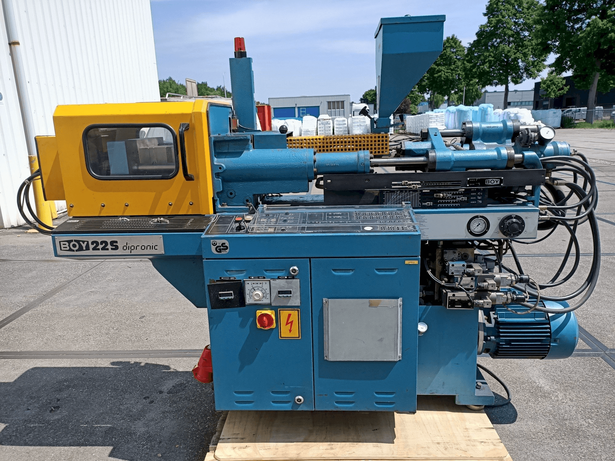 Vista Frontal da BOY 22S dipronic máquina