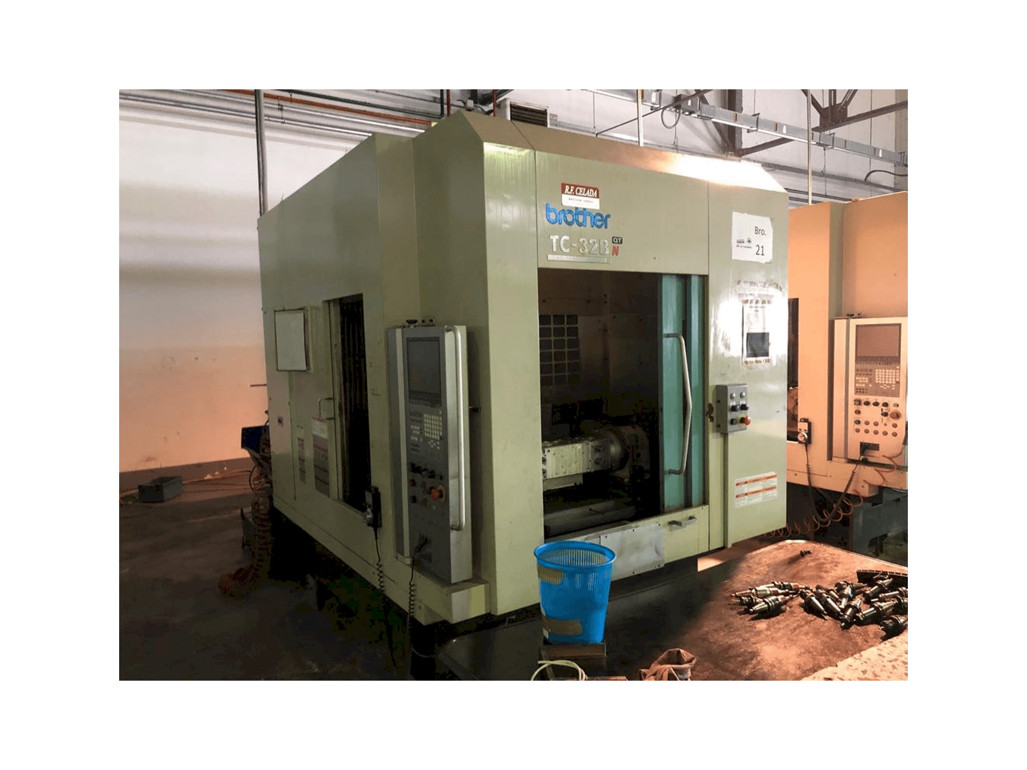 Vista Frontal da Brother TC 32B máquina