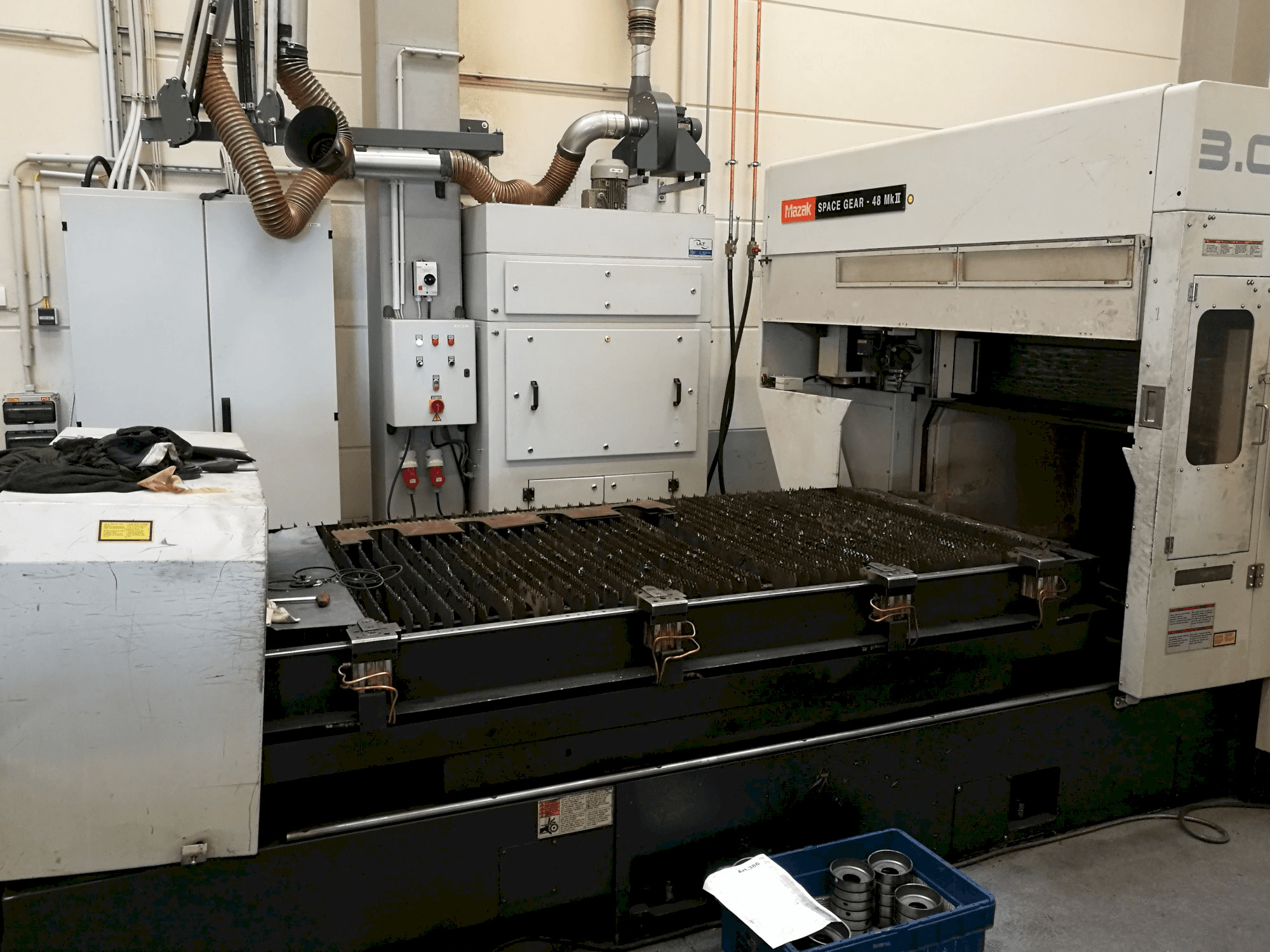 Vista Frontal da Mazak Space Gear-48 MK II máquina