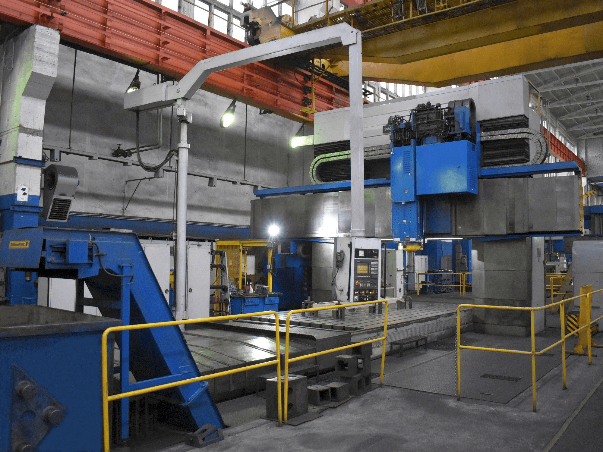 Vista Frontal da WALDRICH COBURG 17S 10FP 300 NC máquina