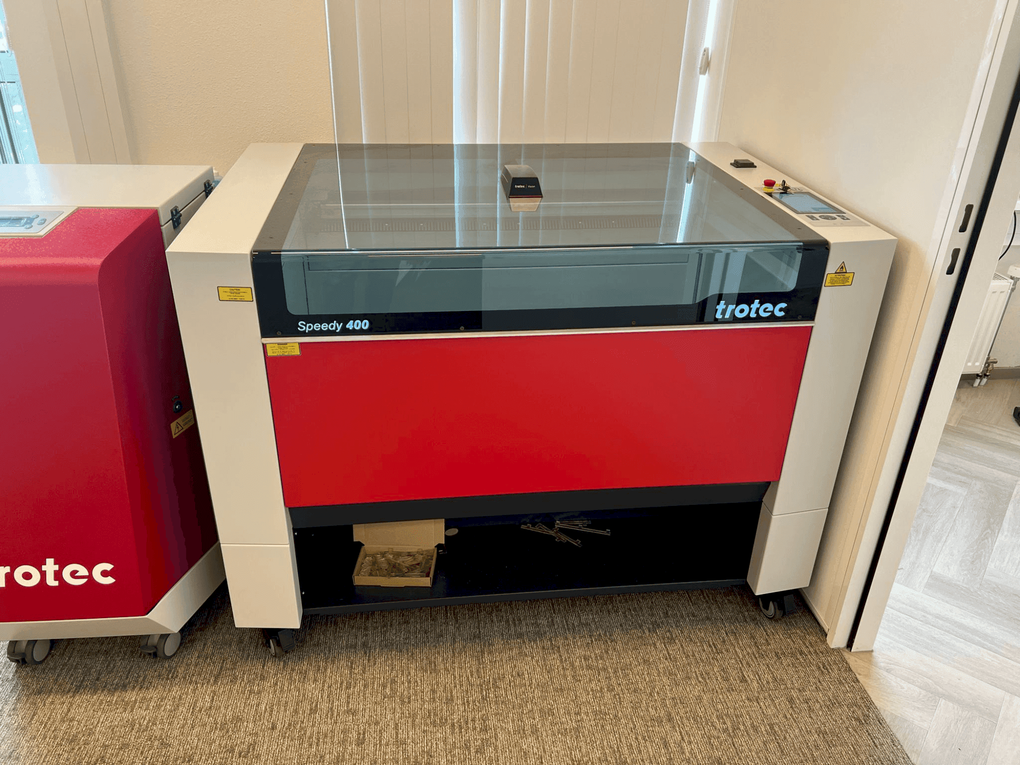 Vista Frontal da Trotec Speedy 400 máquina