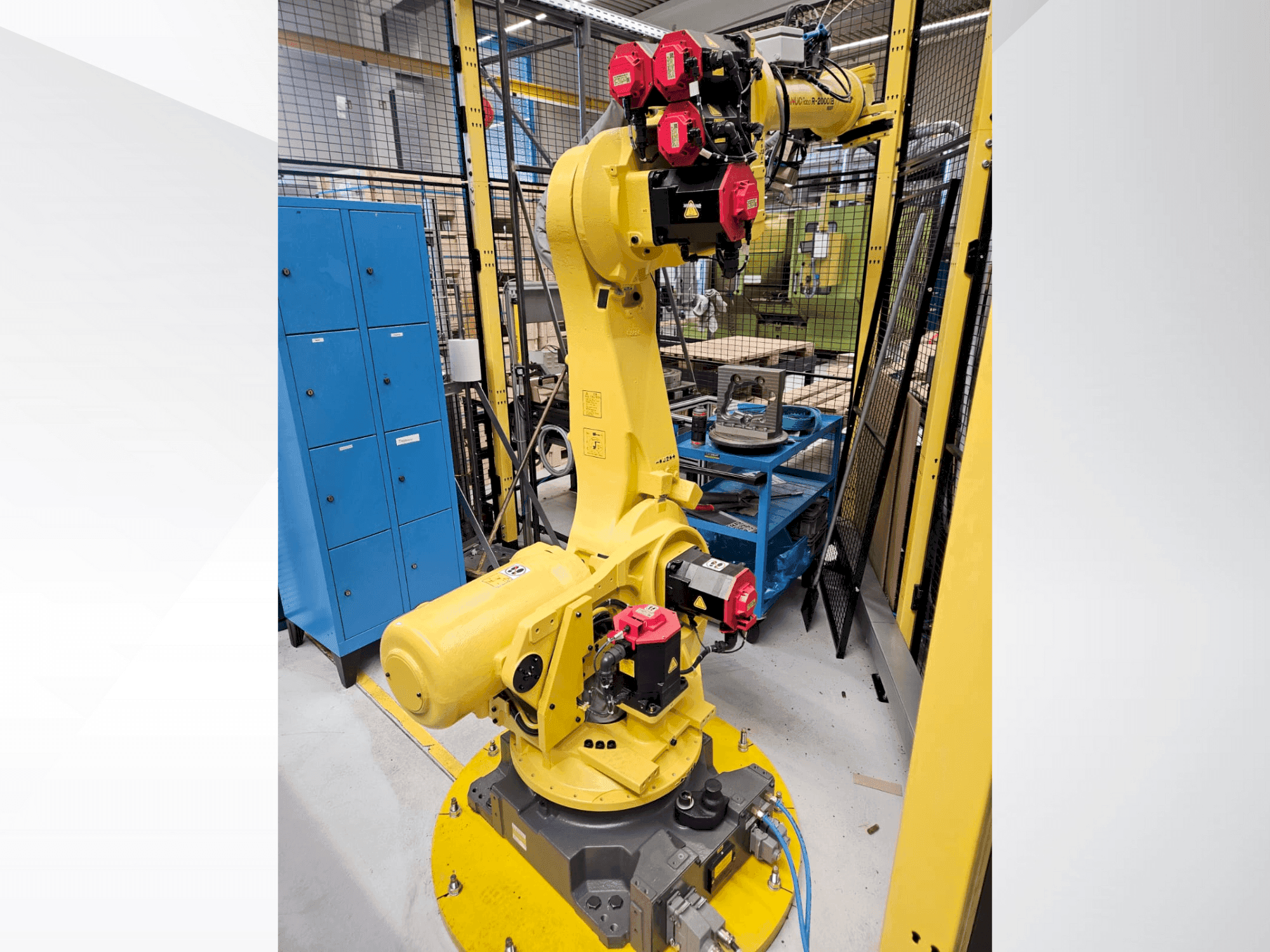 Vista Frontal da FANUC R2000iB/165F máquina